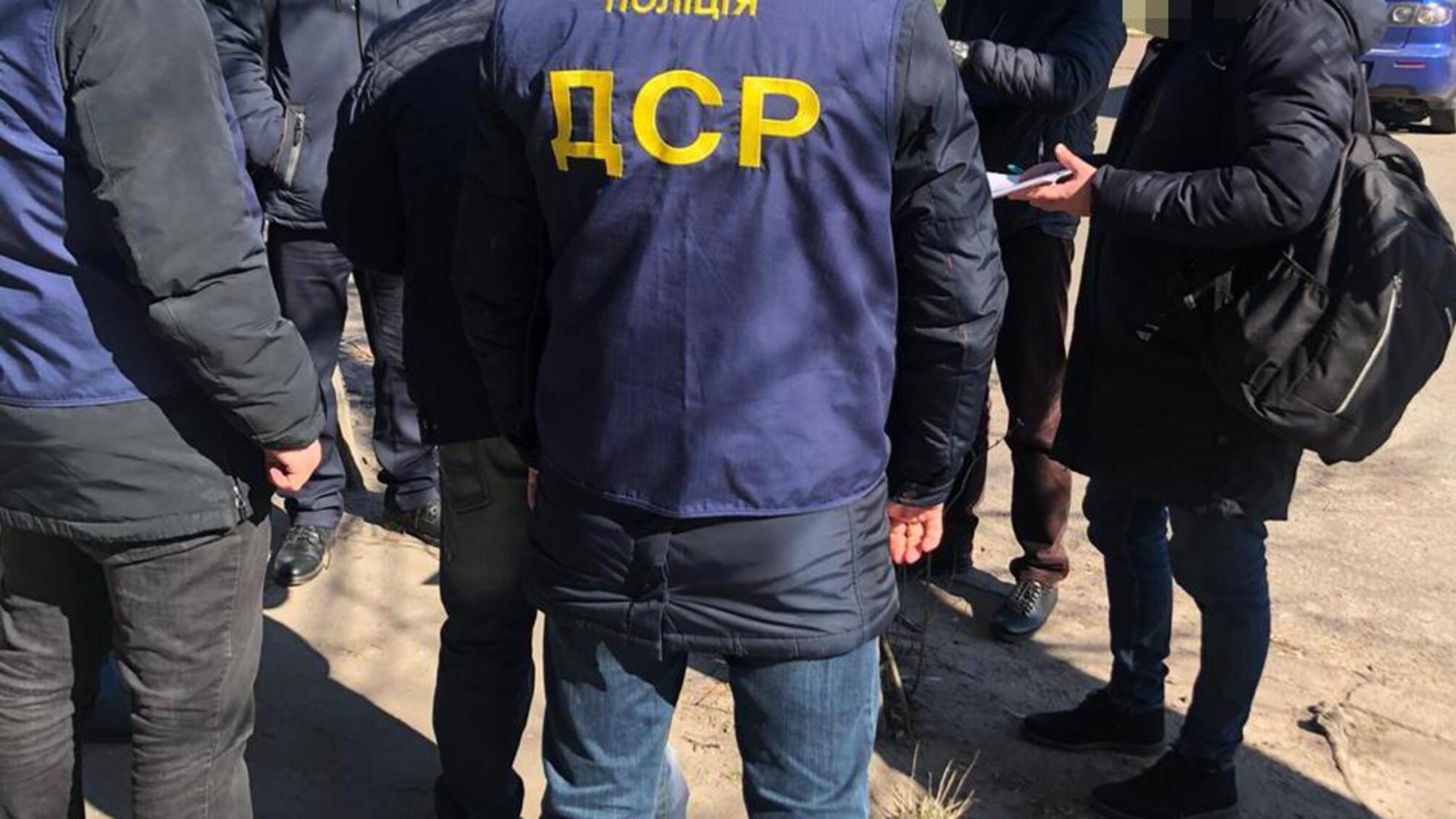 У Житомирі поліцейські затримали на хабарі посадовця управління Держпраці