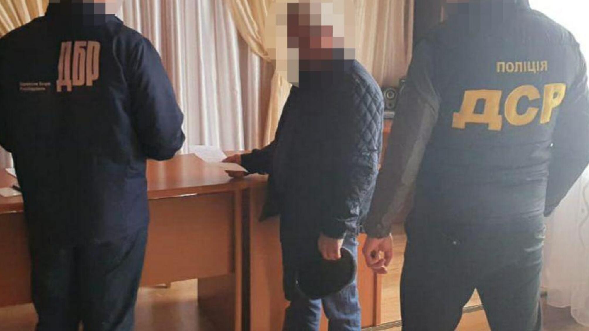 Два з половиною мільйонів гривень збитків державі через вирубку дерев – ДБР повідомило про підозру двом працівникам лісгоспу