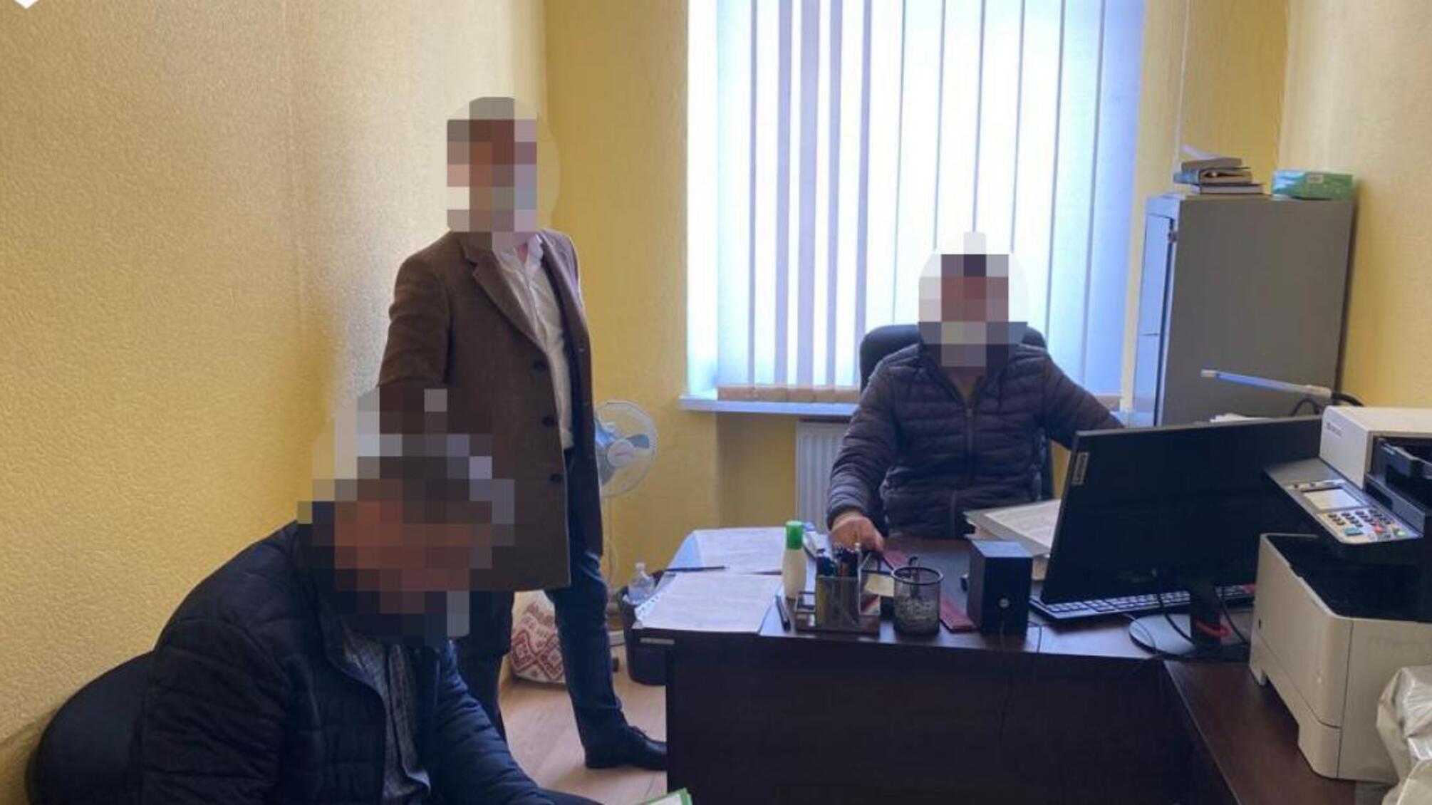 Незаконна вирубка лісу та понад мільйон гривень збитків – ДБР повідомило про підозру керівнику одного із лісових господарств