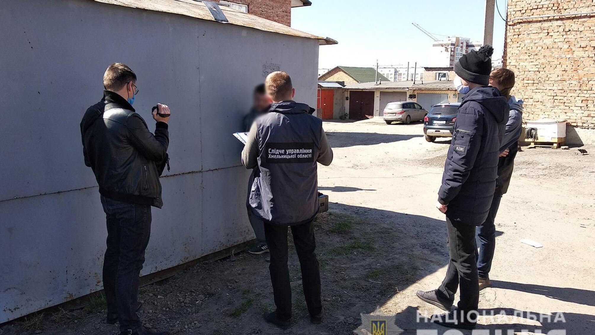 На Хмельниччині правоохоронці викрили підозрюваних у незаконному виготовленні та збуті вогнепальної зброї та боєприпасів