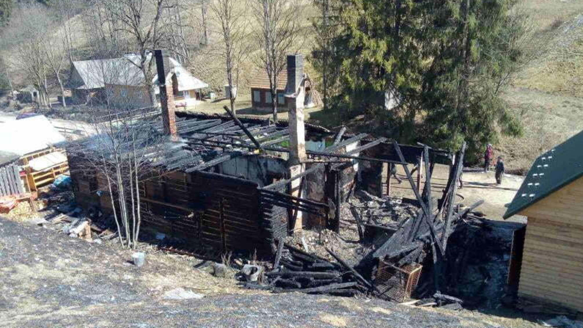 Закарпатська область: міжгірські рятувальники ліквідували пожежу в магазині