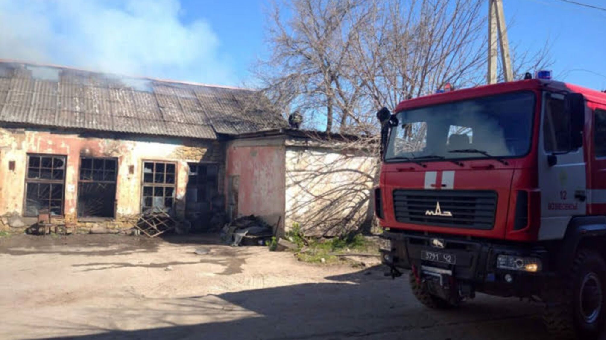 Миколаївська область: ліквідовано пожежу ремонтної майстерні