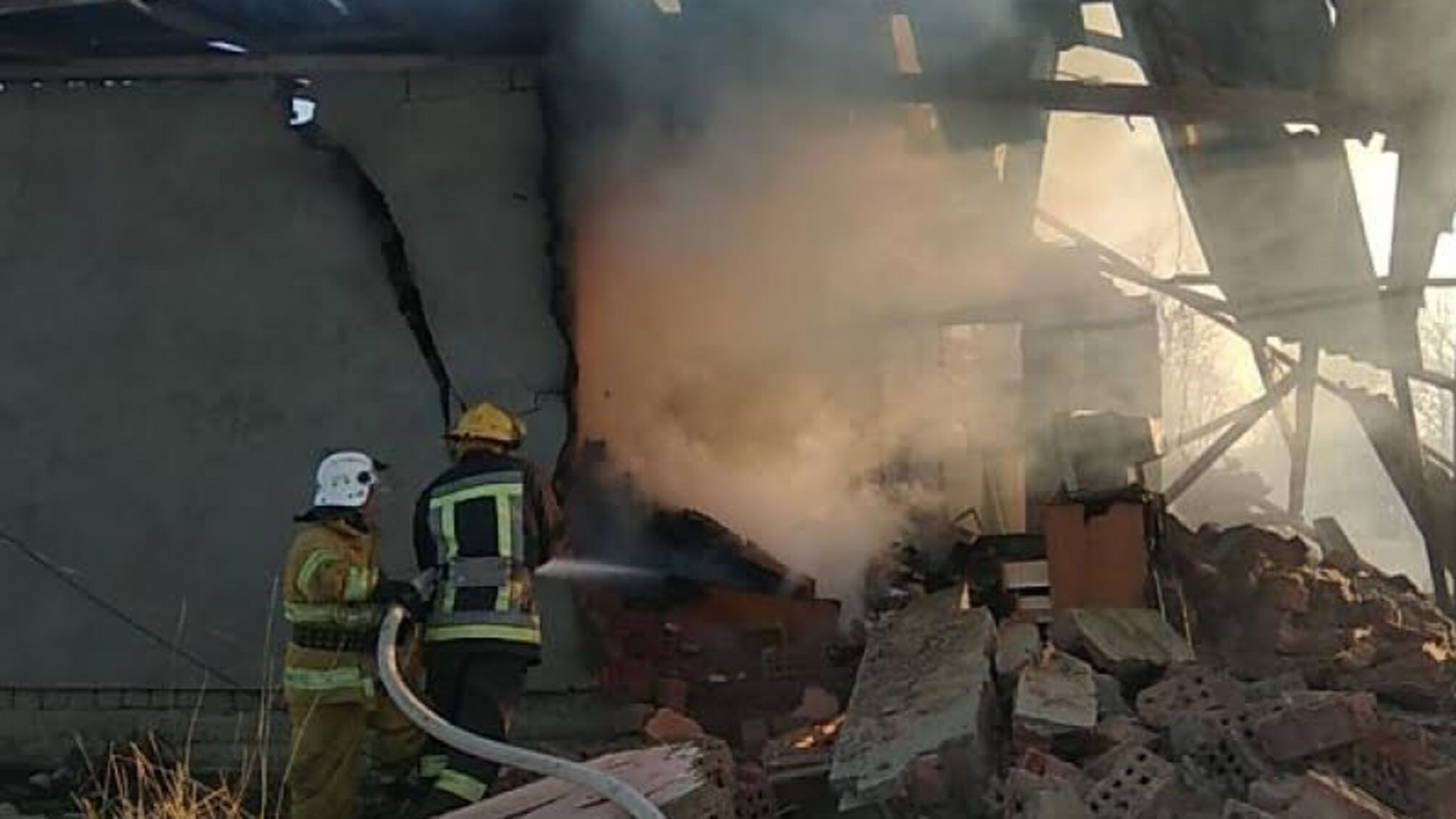 Чернівецька область: на пожежі, що виникла внаслідок вибуху газу, травмувався чоловік