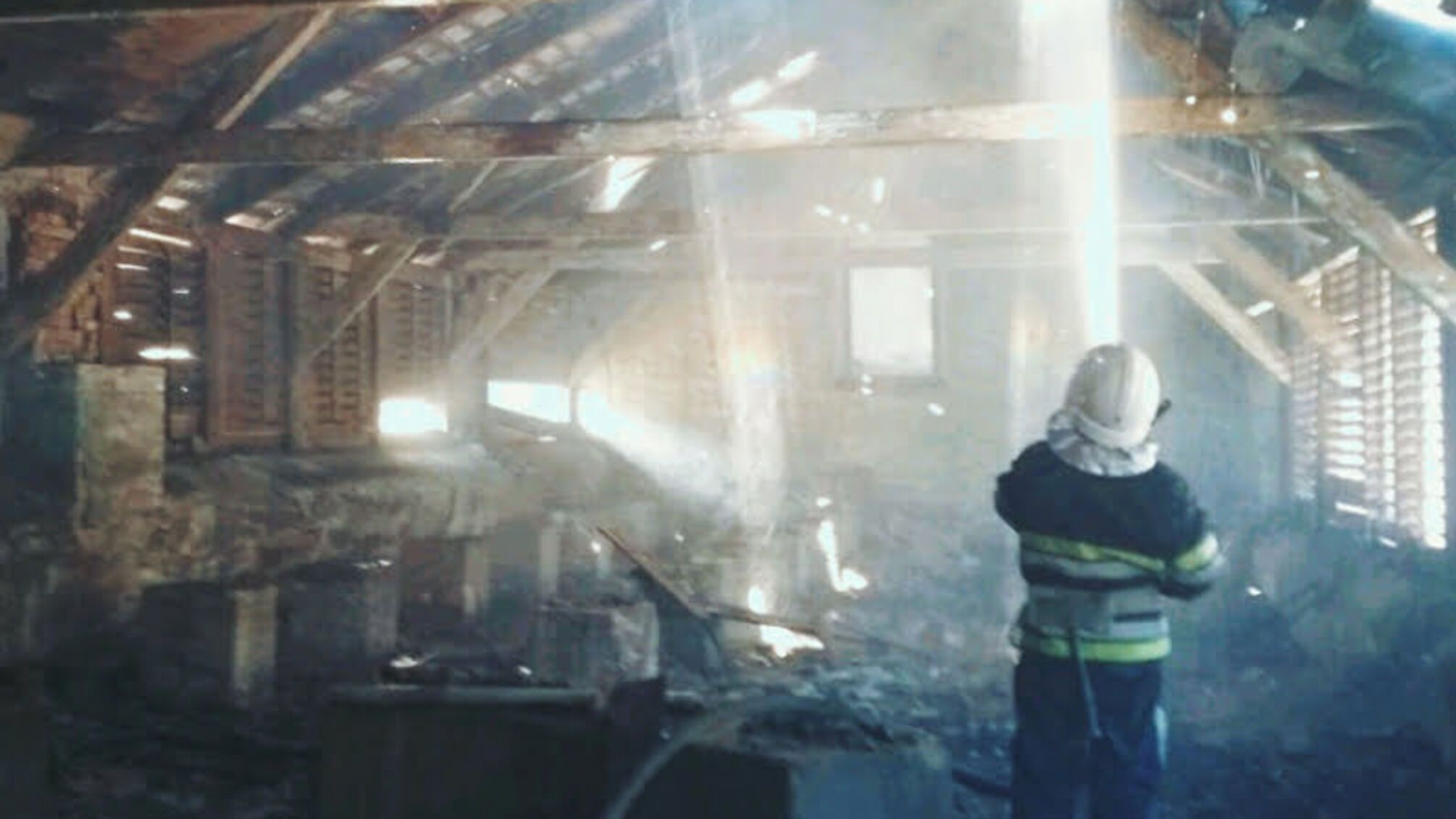 На Хмельниччині вогнеборці за минулу добу ліквідували 24 пожежі. Горіли житлові будинки, господарчі споруди та сухостій