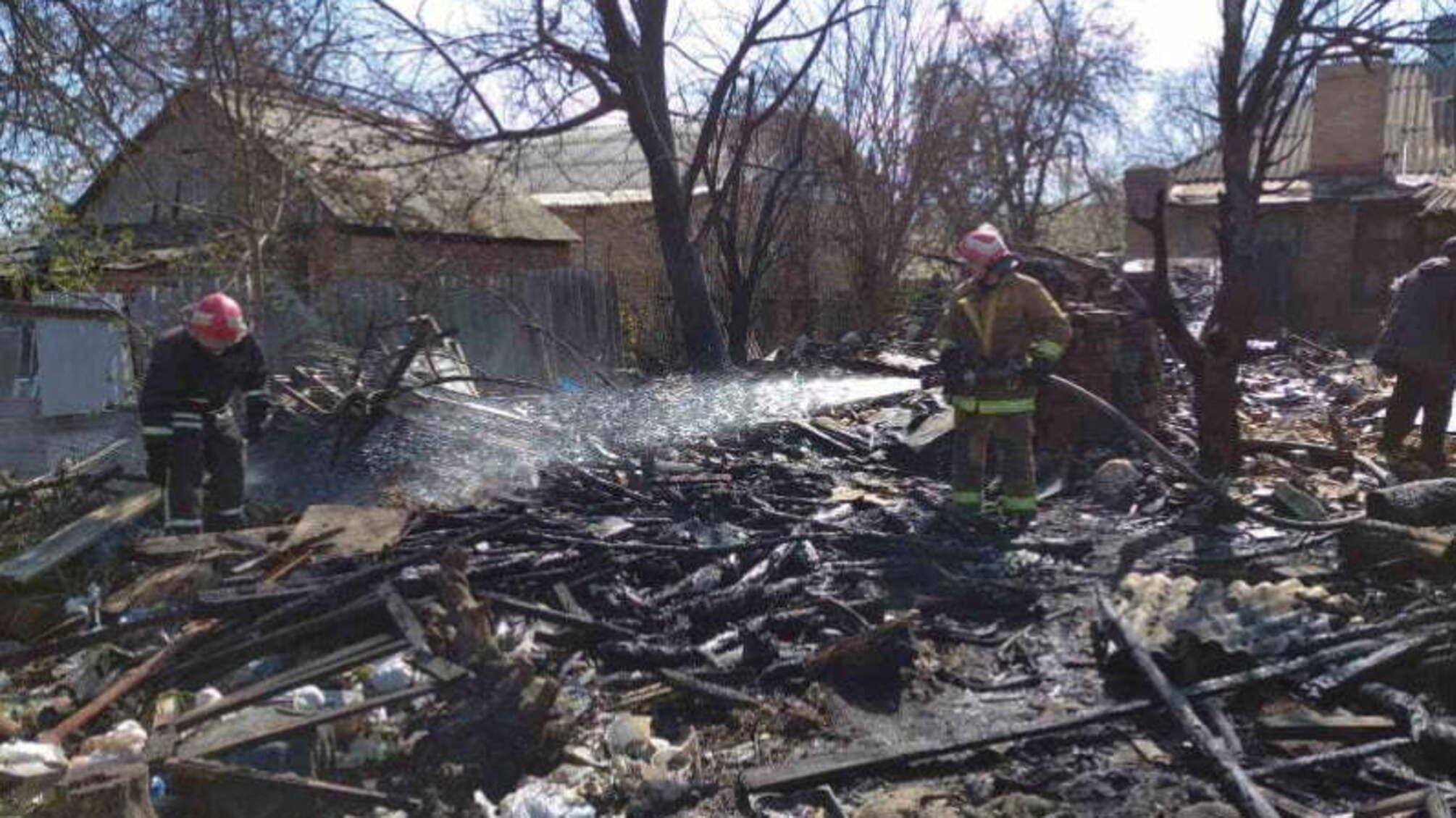 На Кіровоградщині рятувальники спільно з вогнеборцями місцевих пожежних команд приборкали 6 пожеж у житловому секторі