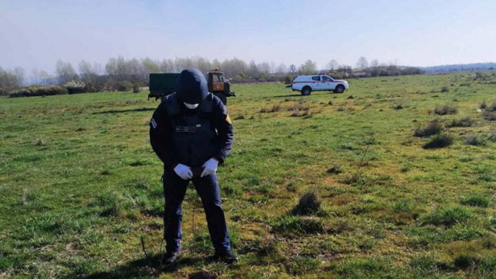 Закарпатські піротехніки знищили застарілий боєприпас