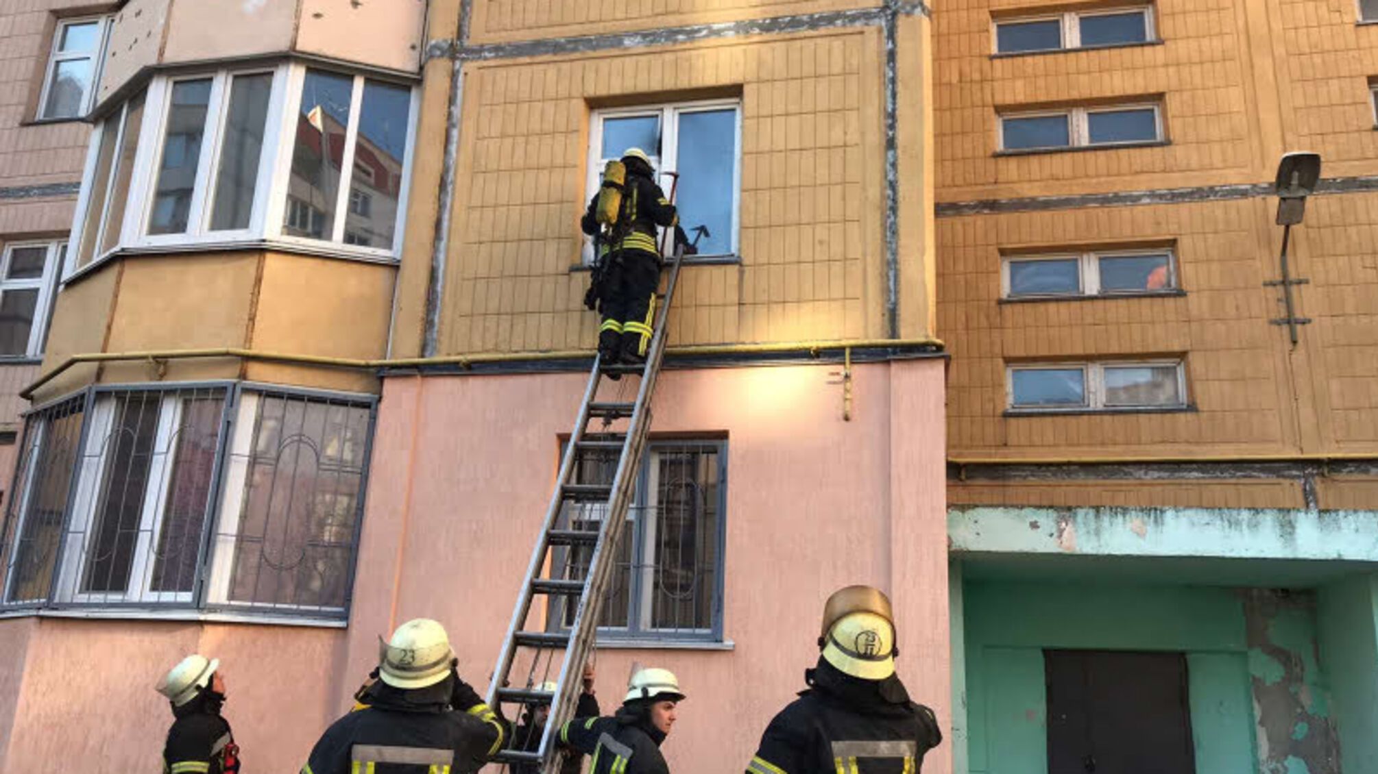 Київська область: ліквідовано загорання у квартирі