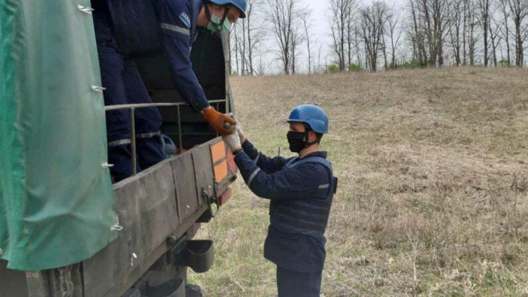 Кіровоградська область: саперами У ДСНС знищено 20 боєприпасів часів Другої світової війни, виявлених у Новгородківському районі