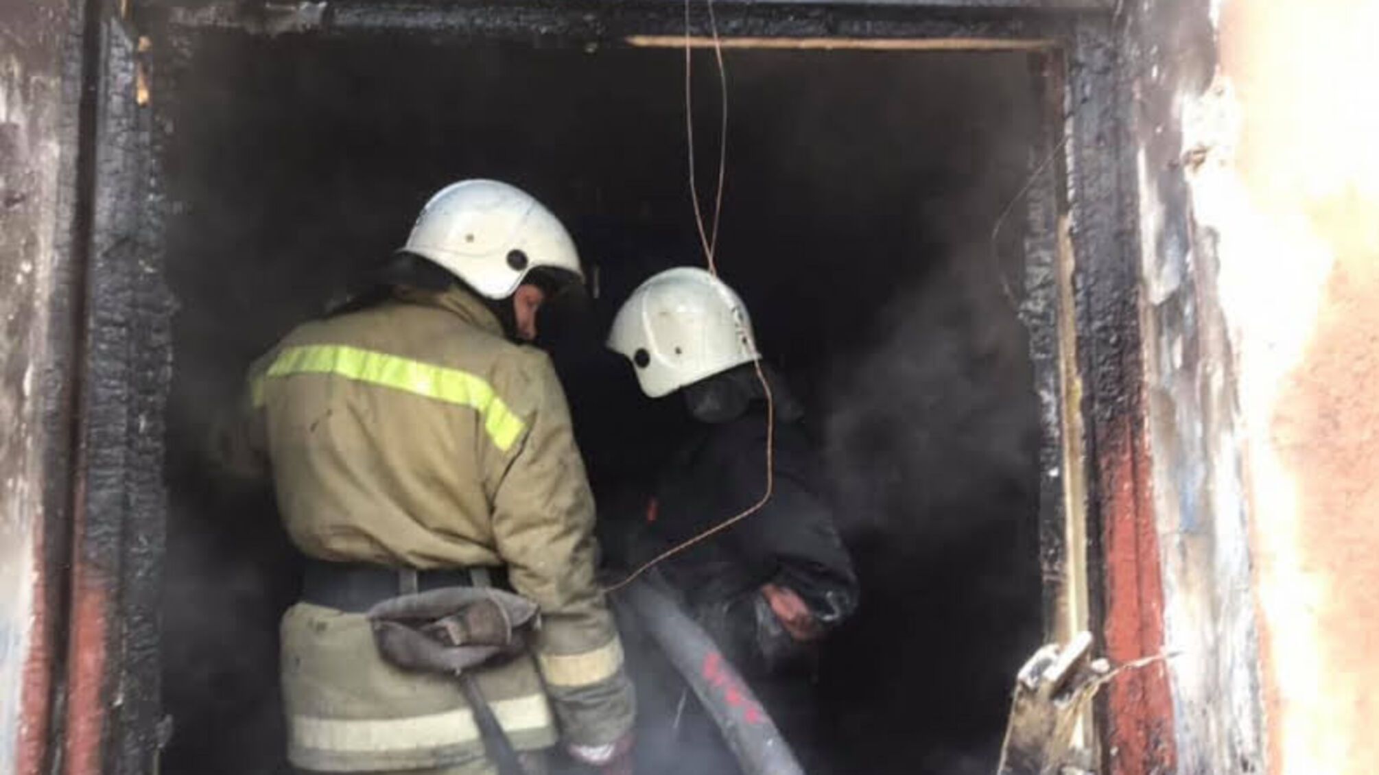 м. Одеса: рятувальники ліквідували пожежу у двоповерховому житловому будинку