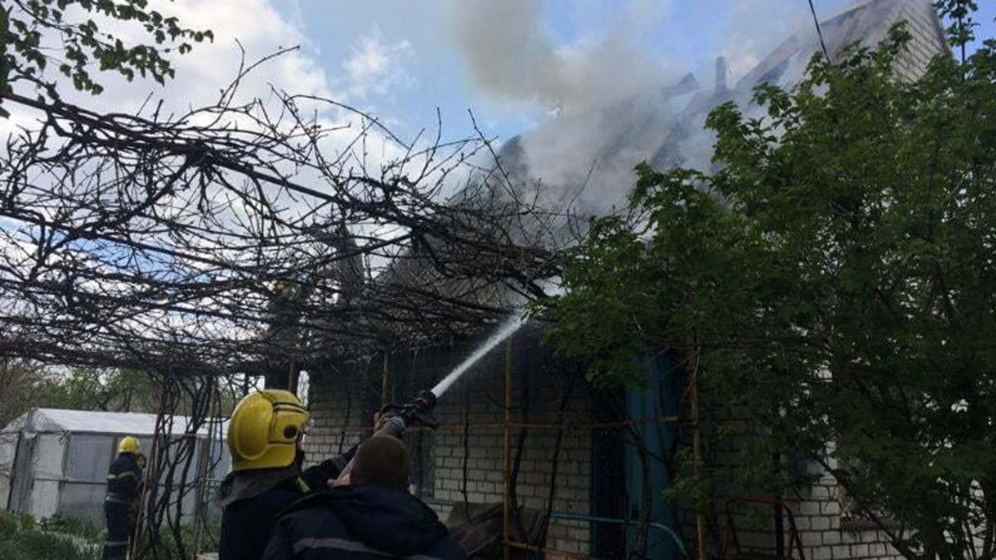 Херсонська область: рятувальники м. Нова Каховка ліквідували загорання дачного будинку