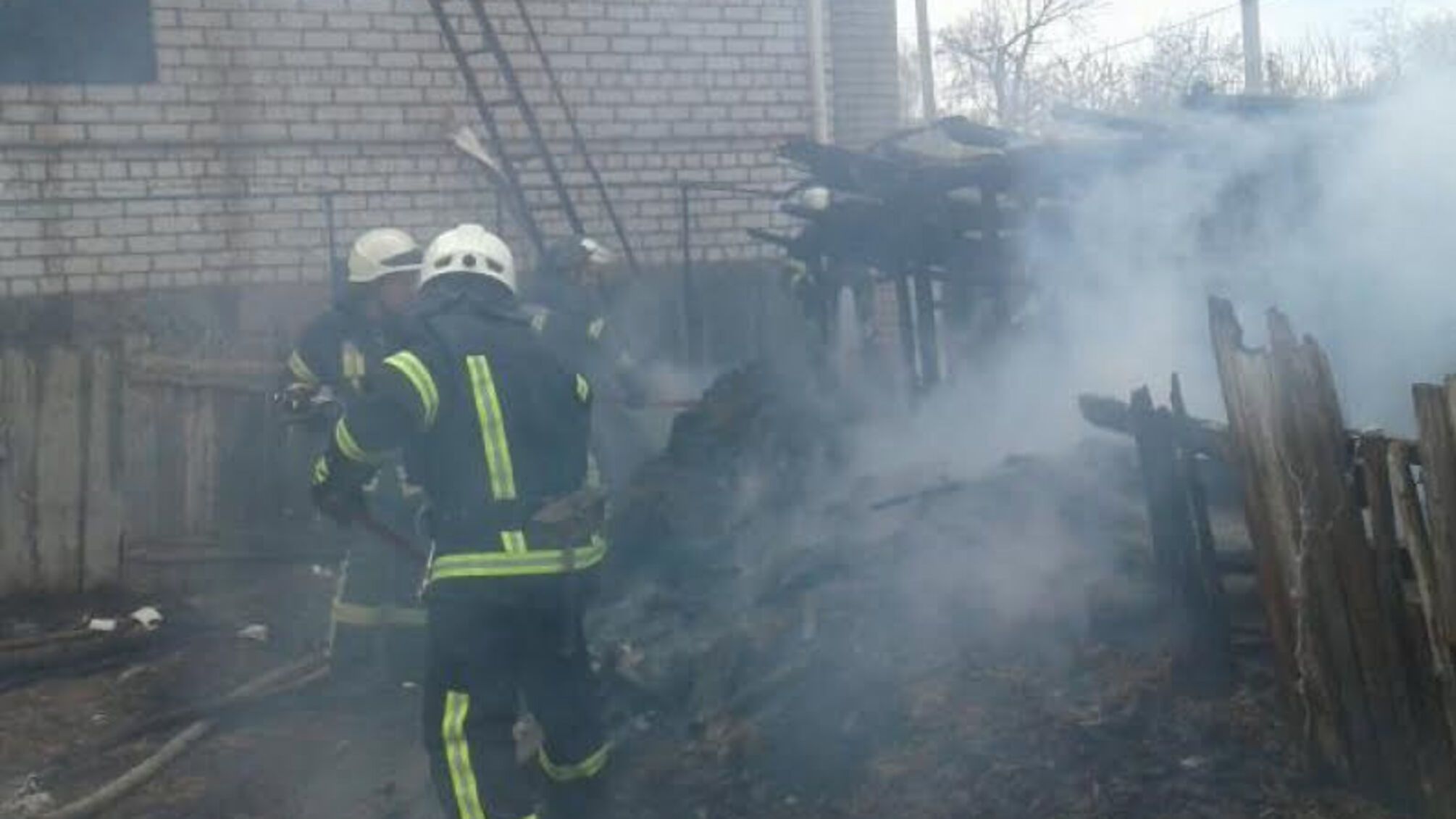 Луганська область: за минулу добу рятувальники двічі ліквідували загоряння господарчих споруд на приватних подвір’ях