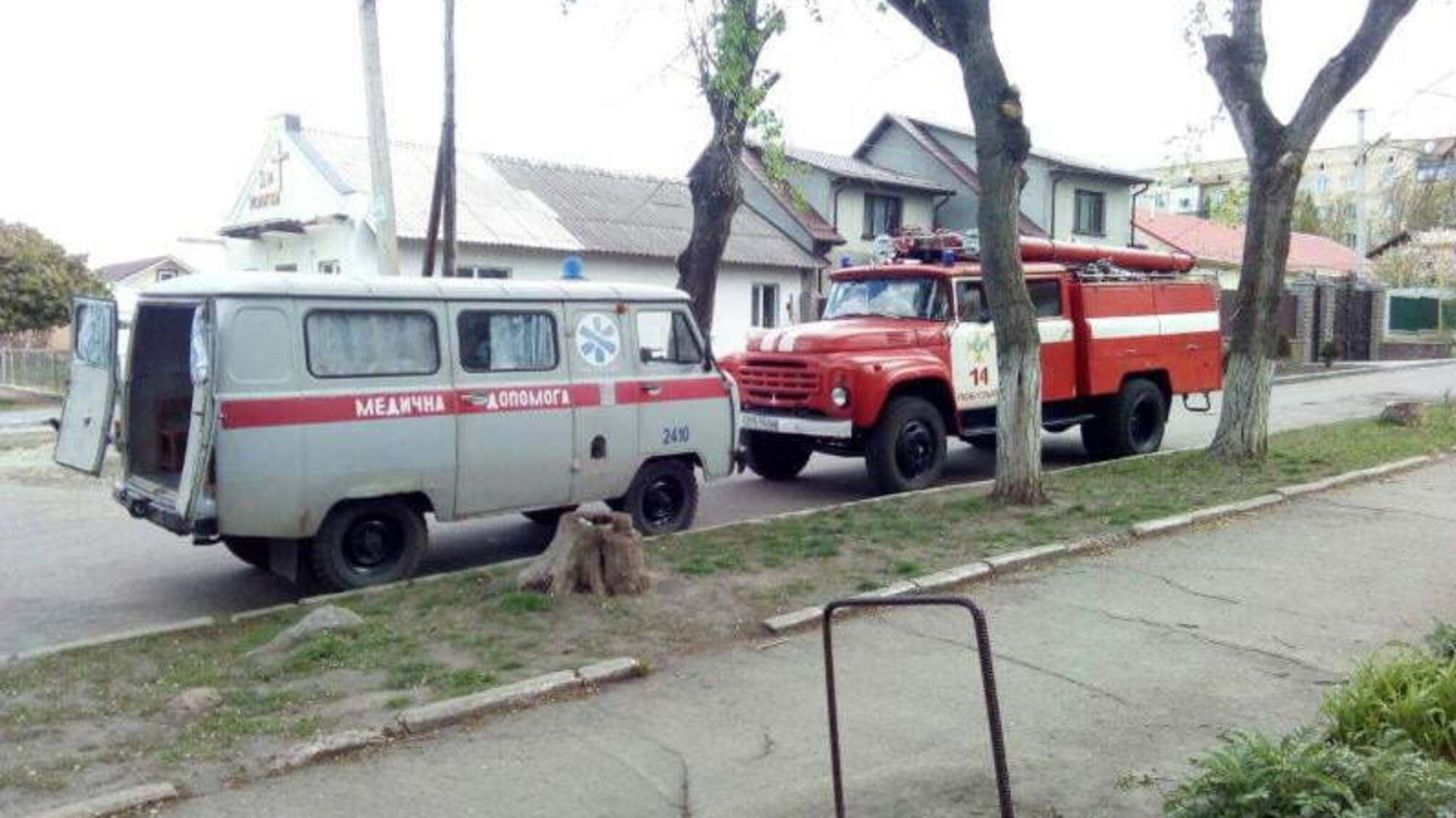 На Кіровоградщині бійці ДСНС допомогли відкрити двері квартири, в якій перебувала хвора жінка