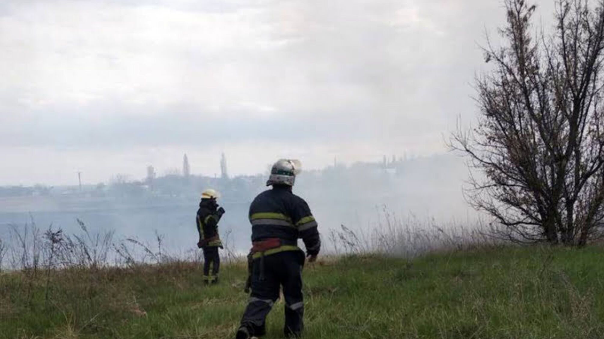Дніпропетровська область: співробітники Служби порятунку «101» ліквідували загорання сухої рослинності