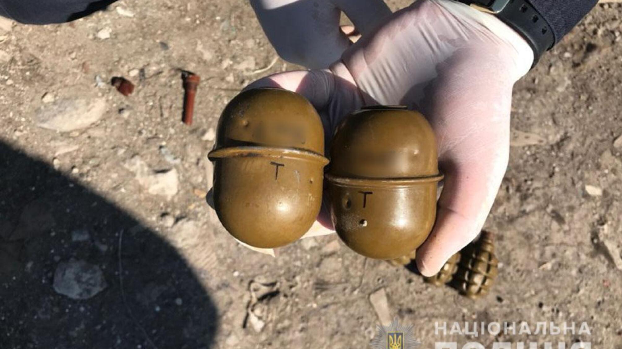Поліцейські Донеччини вилучили у місцевого мешканця п'ять гранат