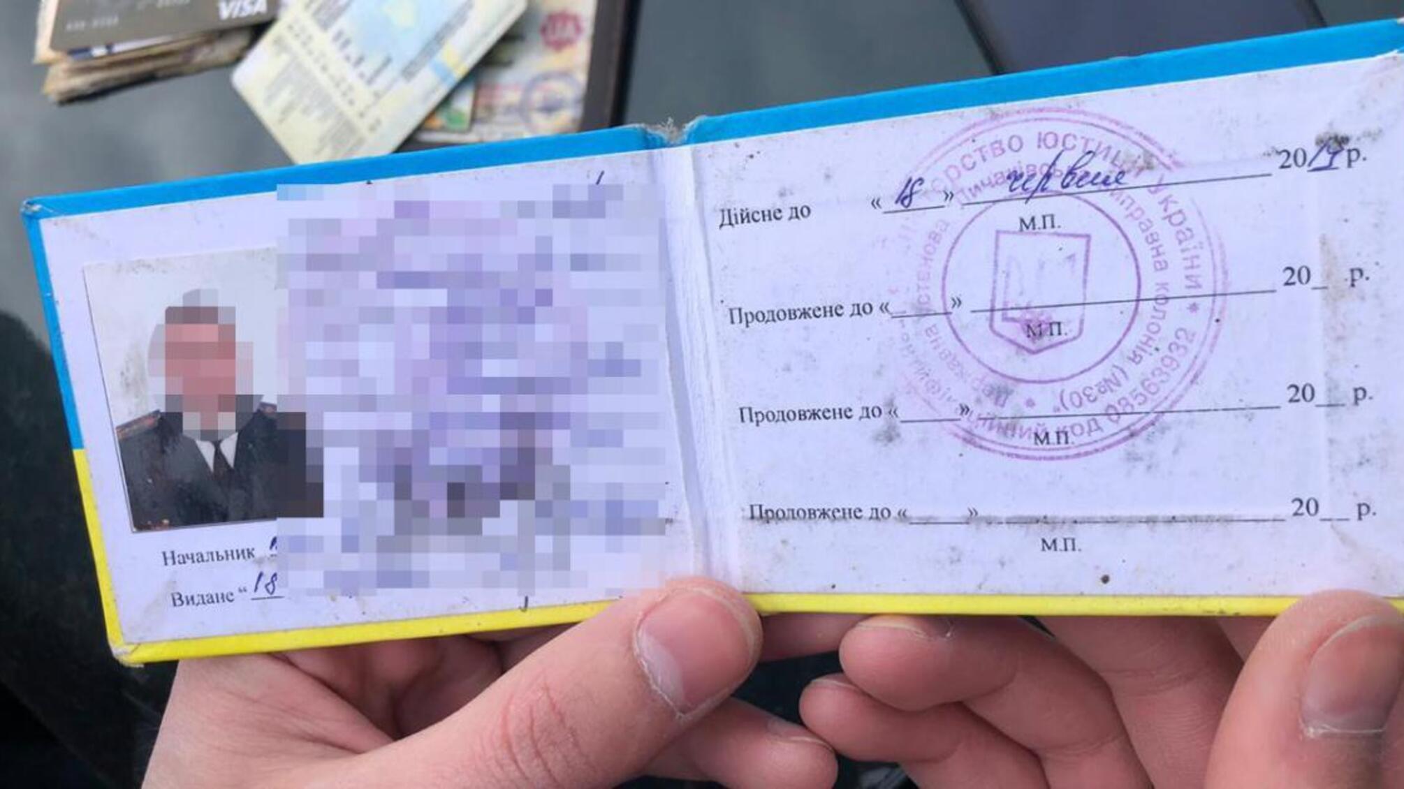 12 000 гривень за сприяння у достроковому звільненні з місця позбавлення волі - ДБР затримало посадовця виправної установи