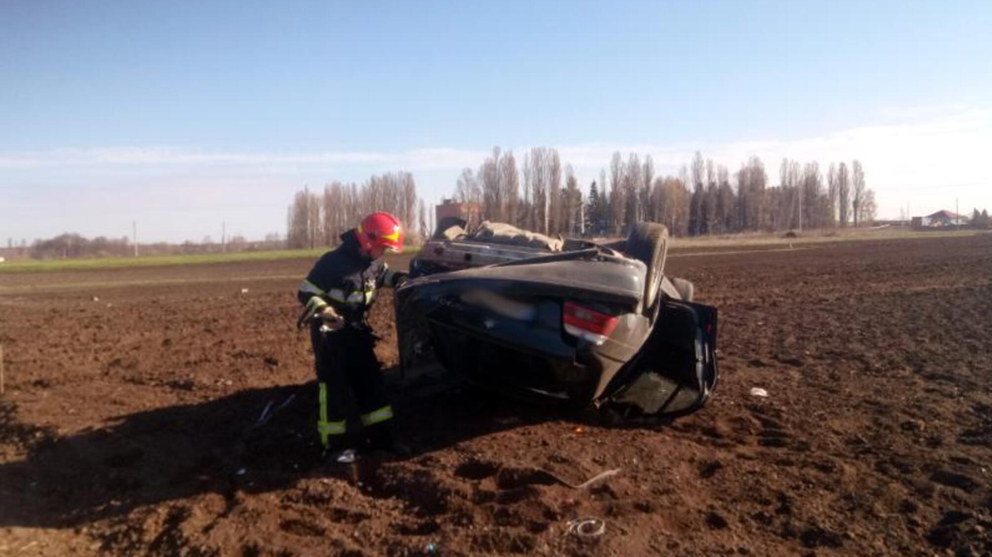 Хмельницька область: рятувальники ліквідували наслідки ДТП, у якій травмувалися двоє людей