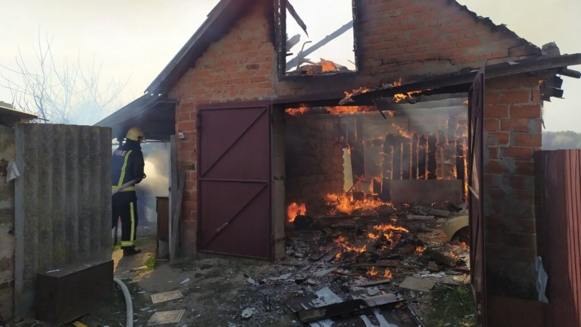 Полтавська область: рятувальники ліквідували пожежу в приватному домоволодінні