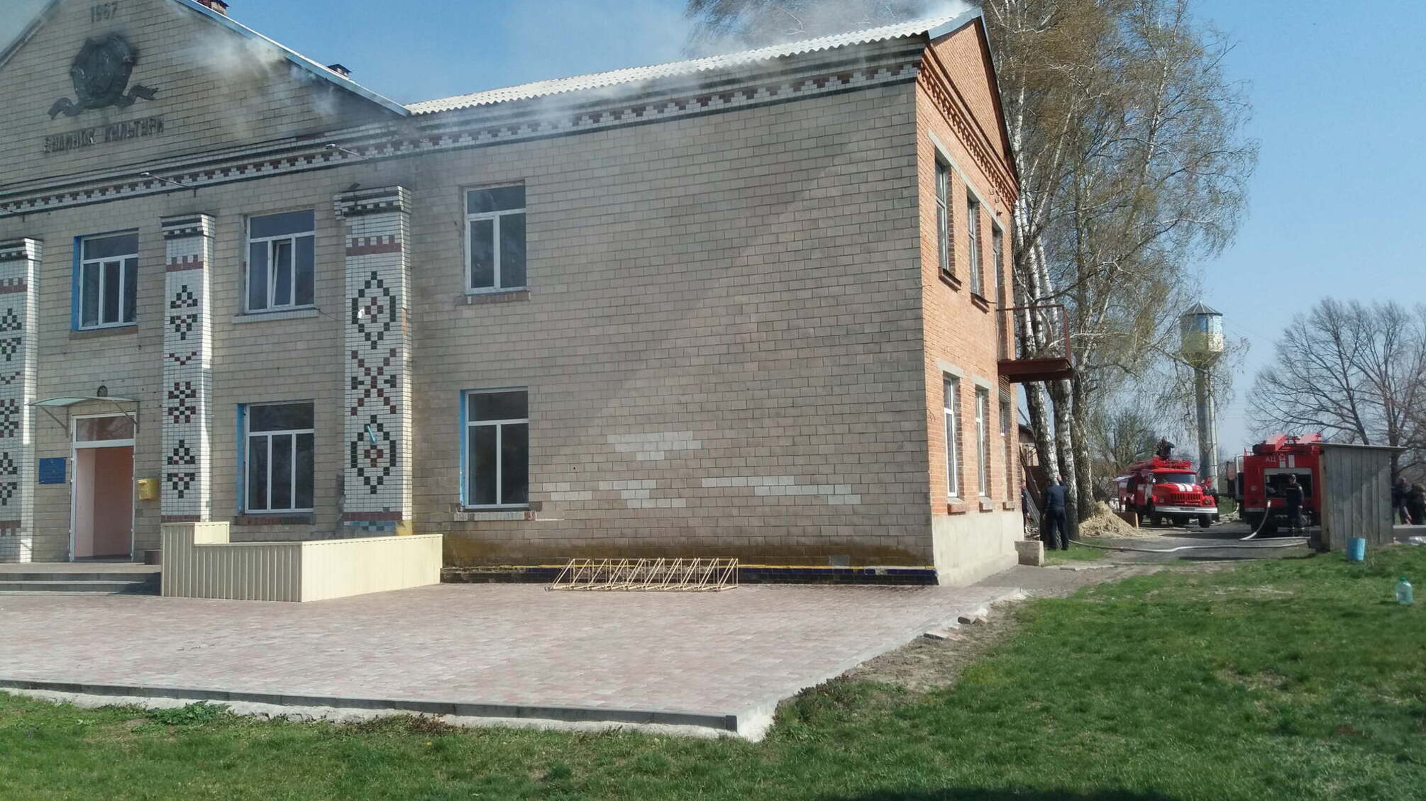 Полтавська область: рятувальники ліквідували пожежу в сільському будинку культури