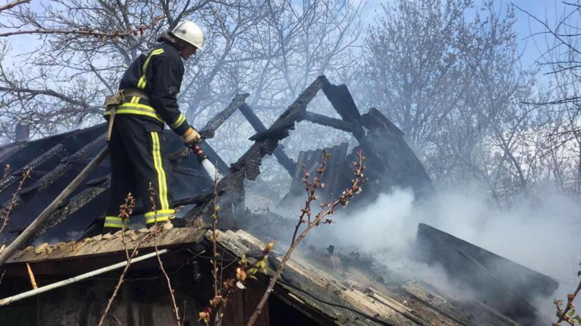 Вінницька область: рятувальники ліквідували пожежу в господарчій споруді