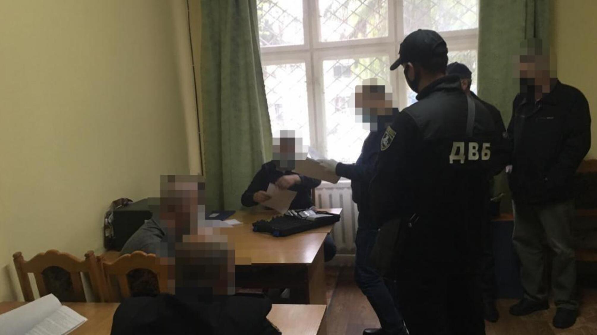 Заволодіння паливно-мастильними матеріалами на суму 32 000 гривень - ДБР повідомило про підозру шістьом правоохоронцям