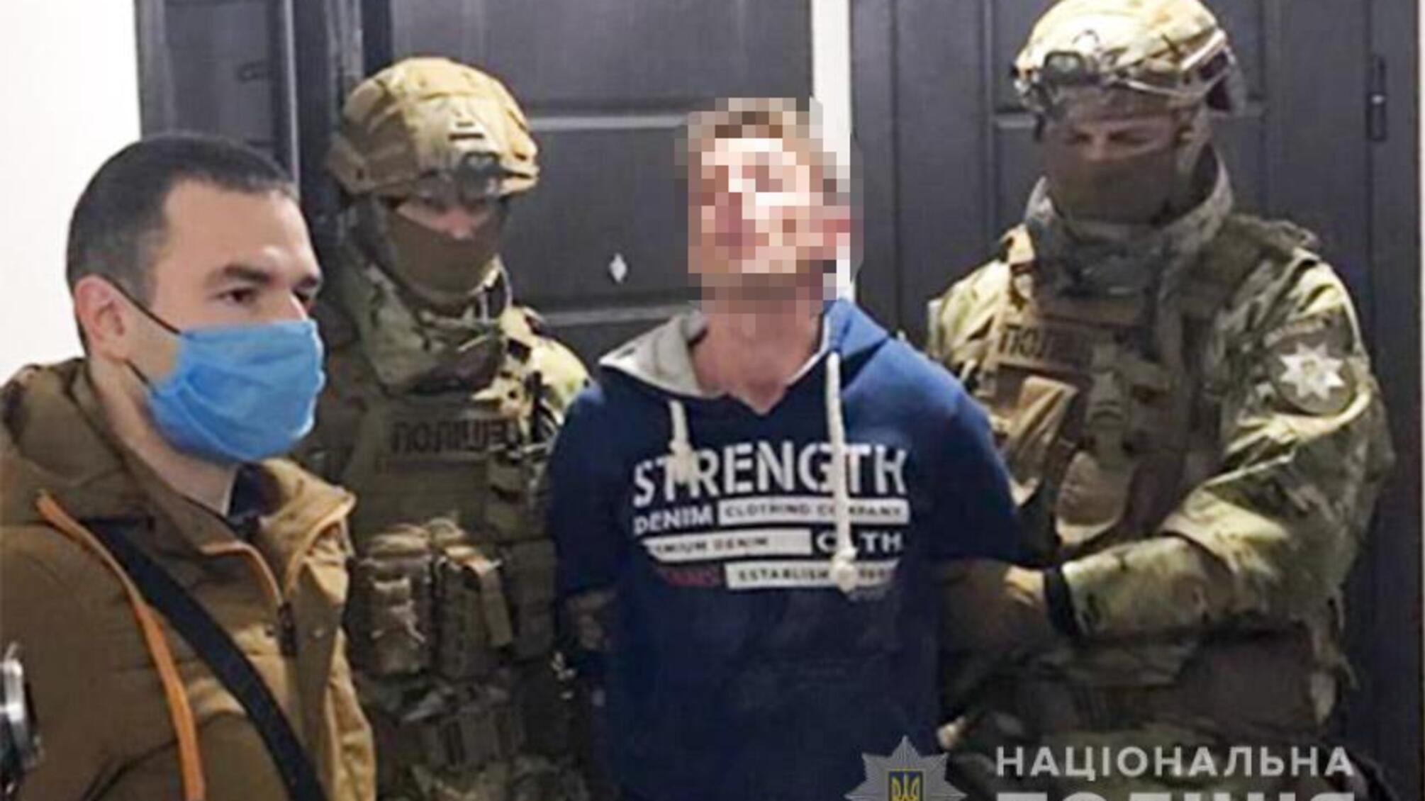 У Хмельницькому правоохоронці затримали групу осіб, яка вчиняла розбійні напади на іноземців