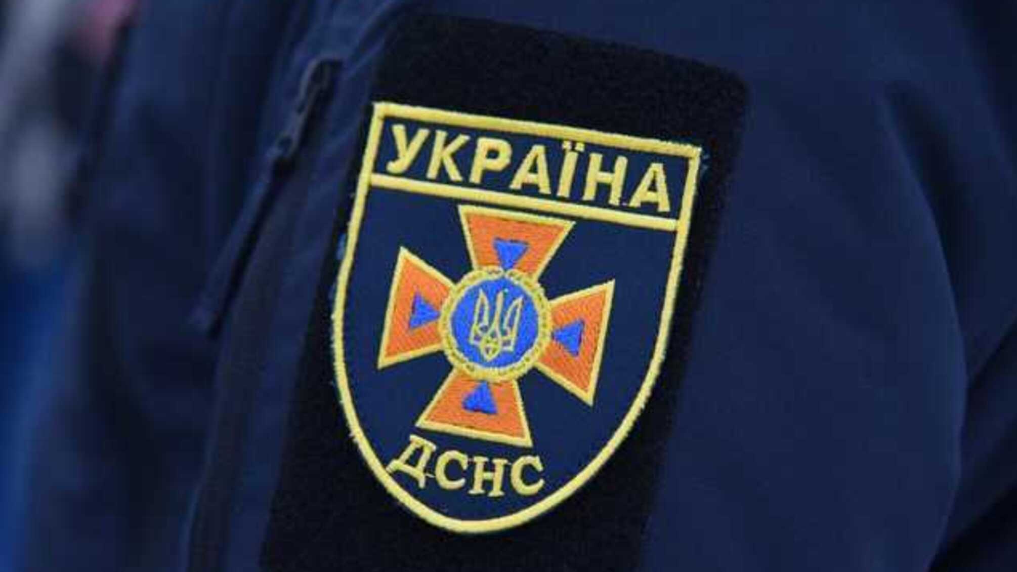 На Херсонщині 6-річна дівчинка наділа на палець шайбу і не змогла зняти (фото)