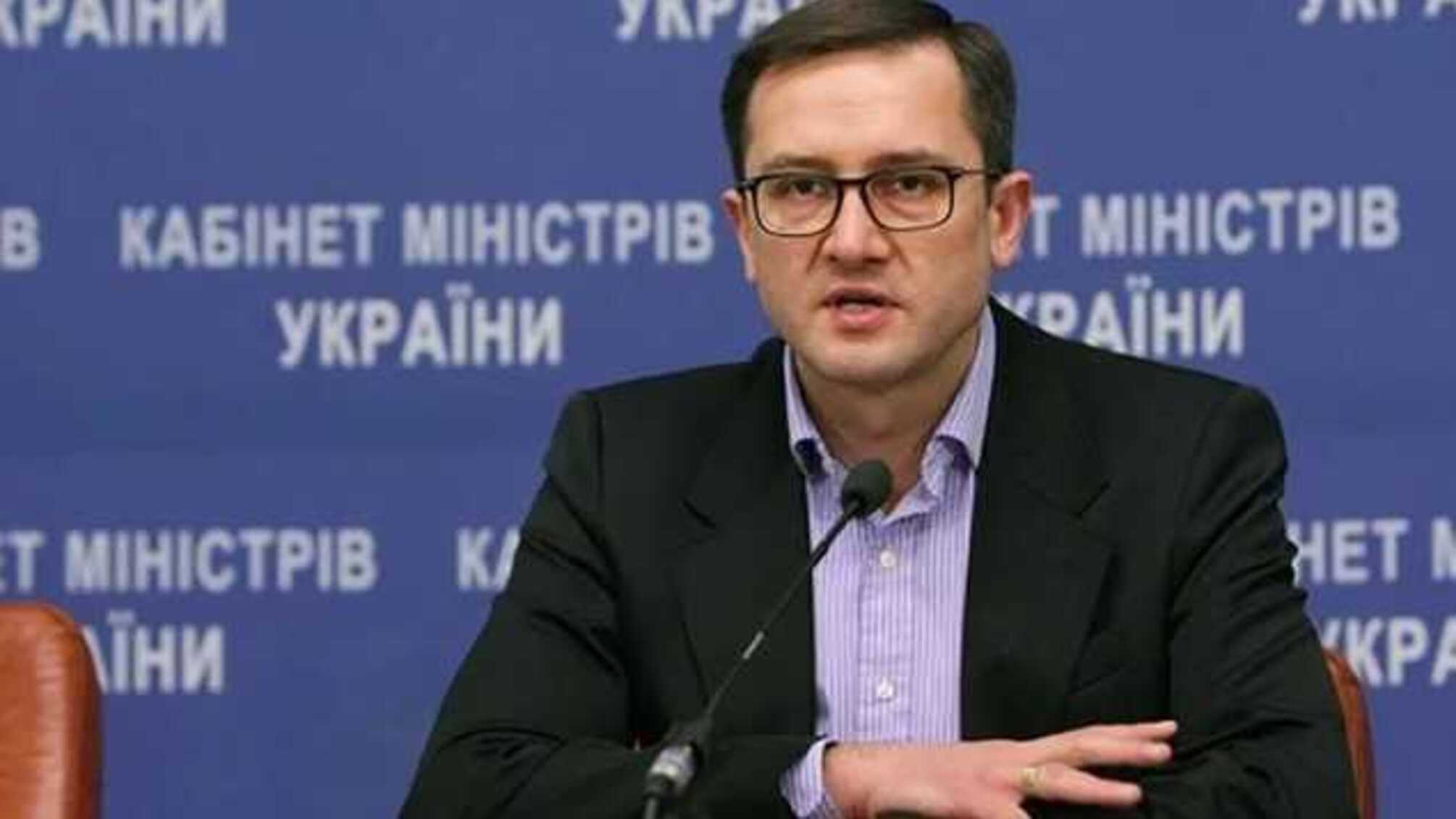 Уманский планировал вернуть в налоговую и таможню коррупционеров времен Януковича-Порошенко, за что и был уволен, - расследование