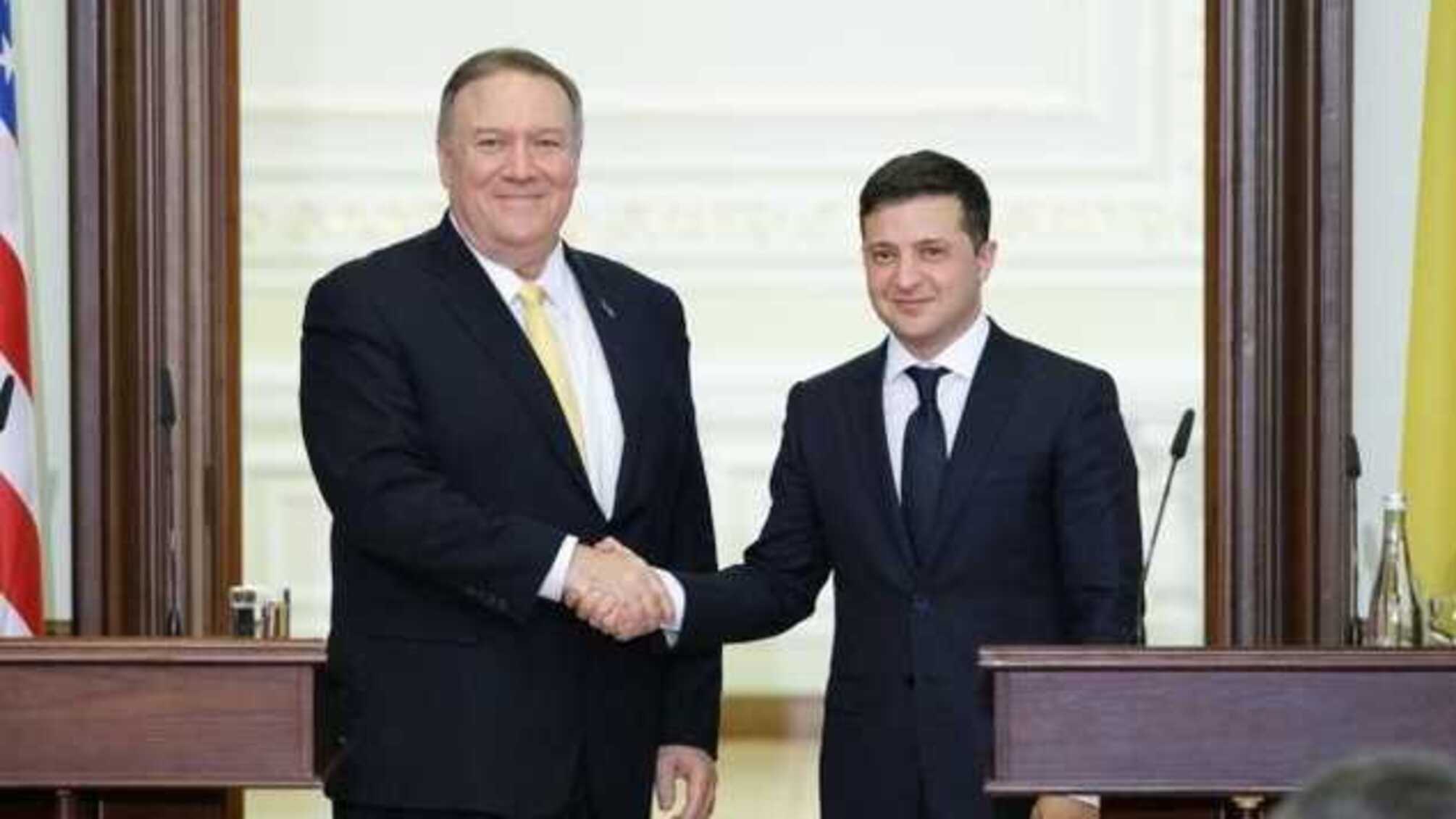 Зеленский и Помпео обсудили преодоление последствий пандемии коронавируса