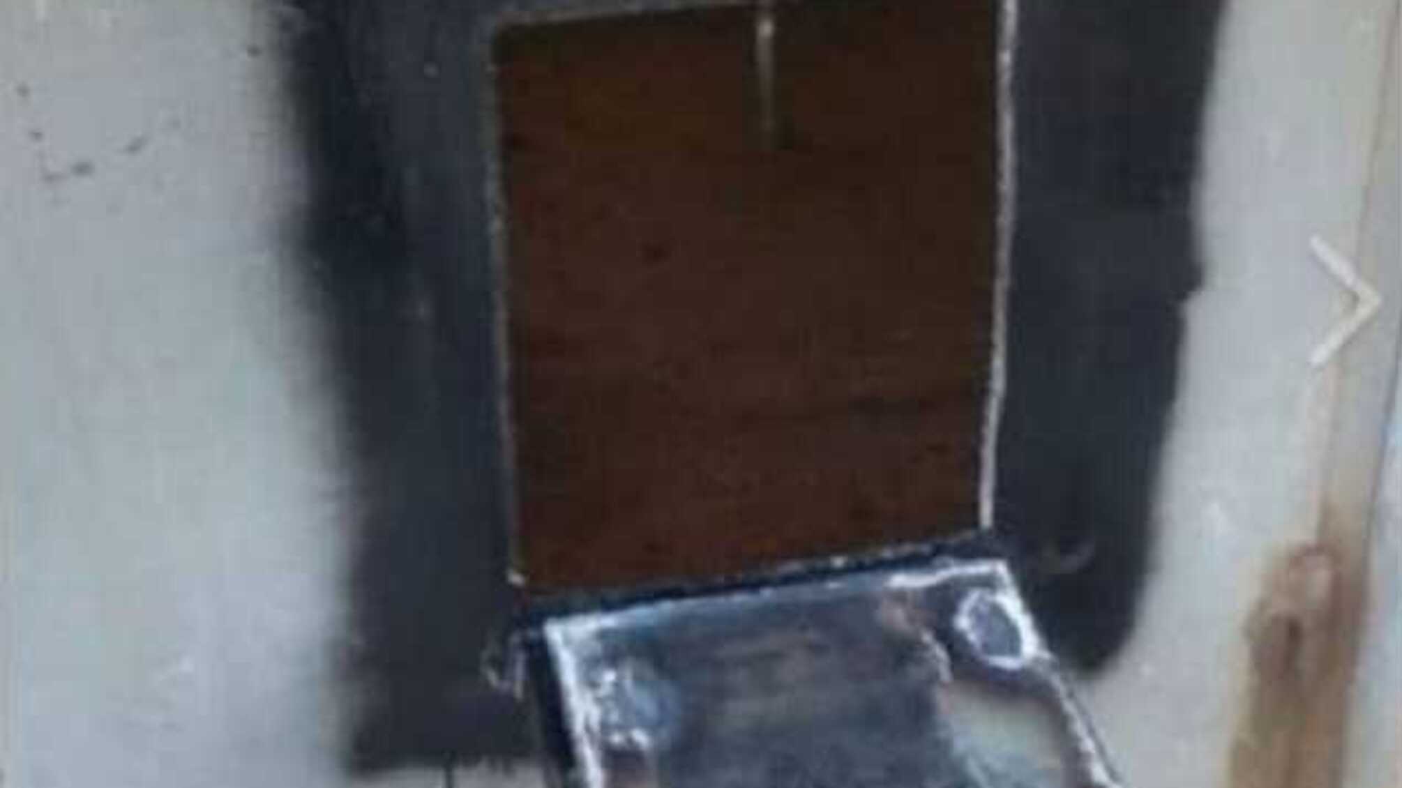 Заварили дверь в подъезде? Сеть озадачило фото 'борьбы' с коронавирусом в Казахстане