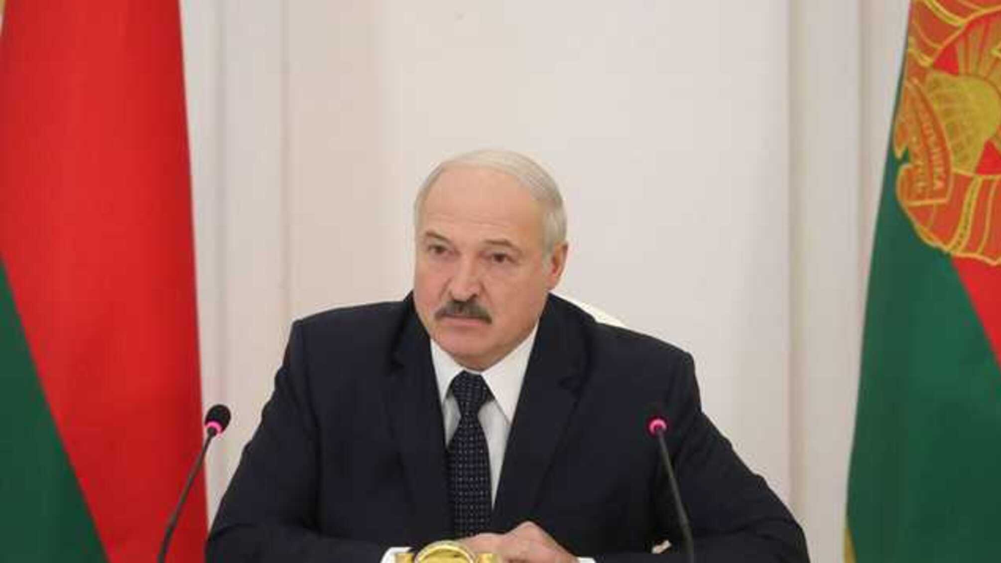 Лукашенко изъявил желание лично лечить больных коронавирусом беларусов