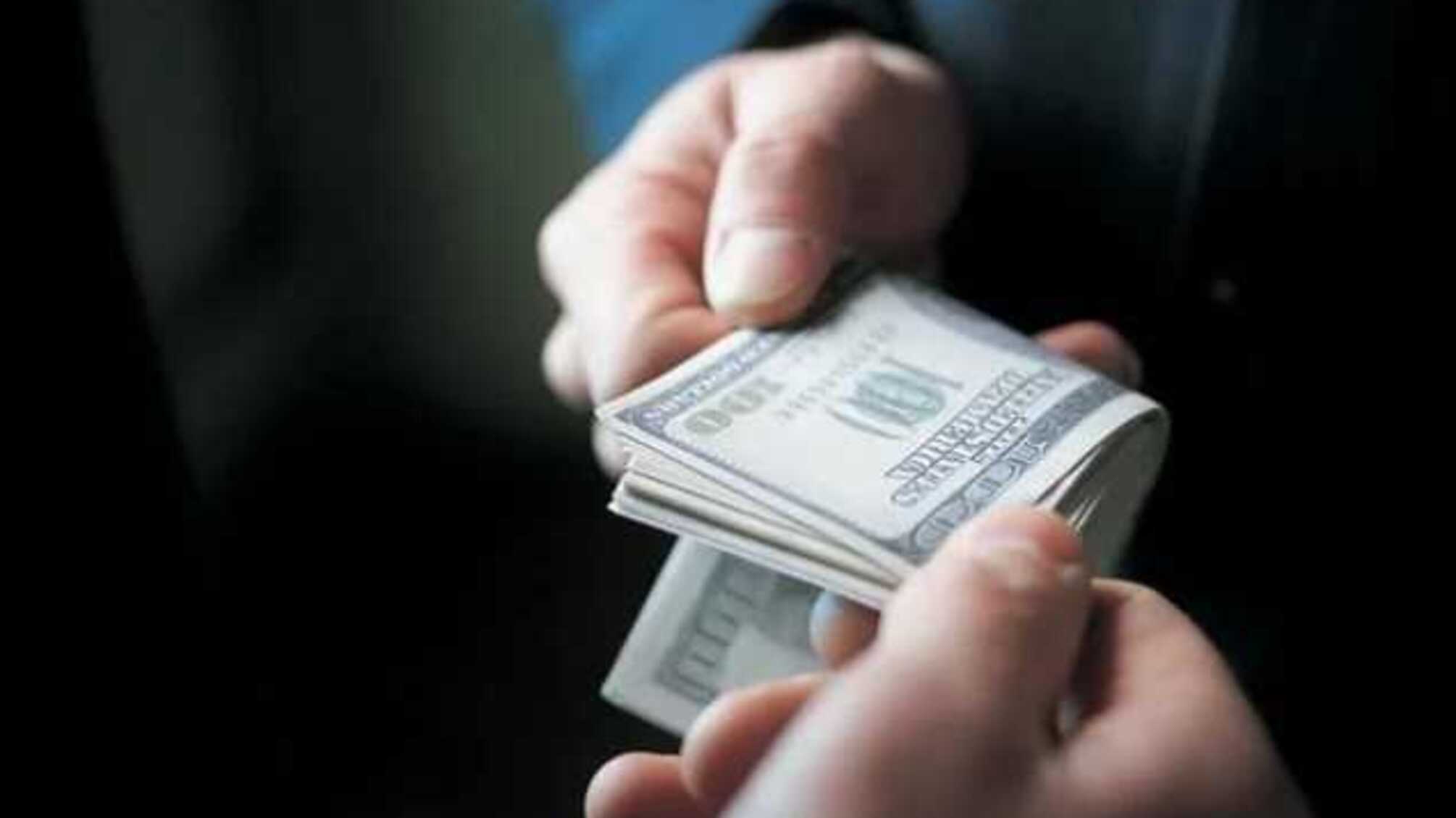Налоговика-взяточника Александра Чепеля и его подельника Сергея Войтенко, попавшихся на взятке в $50 тысяч, суд выпустил из СИЗО