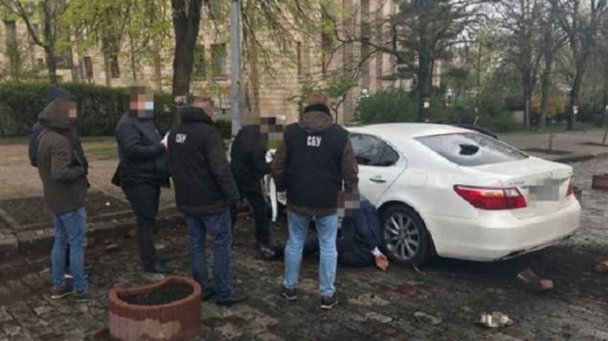 В Киеве задержали 'сотрудника Кабмина', бравшего десятки тысяч долларов за трудоустройство на госслужбу