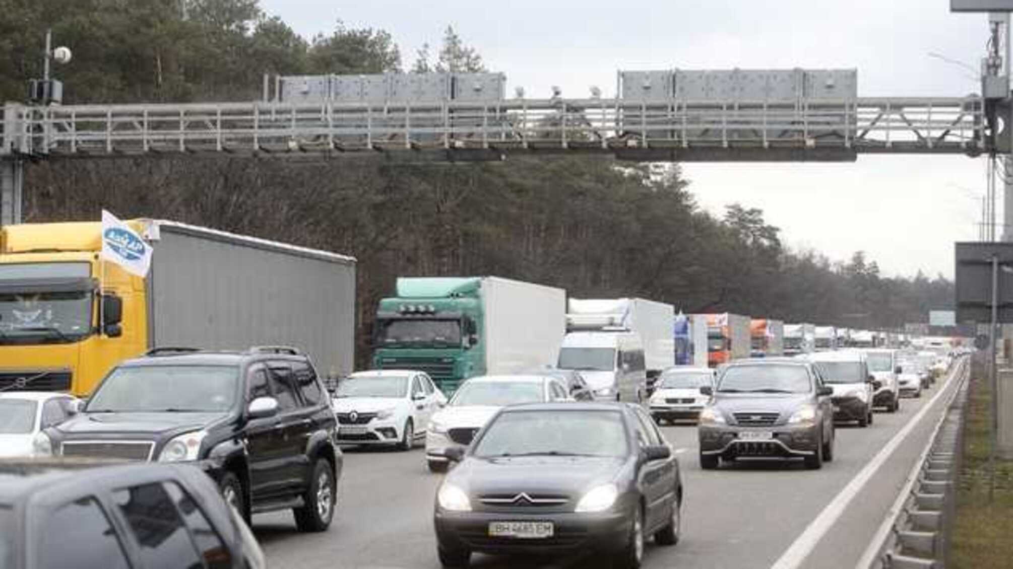 С четверга на въездах в Киев водители и пассажиры будут проходить обязательную термометрию, – КГГА