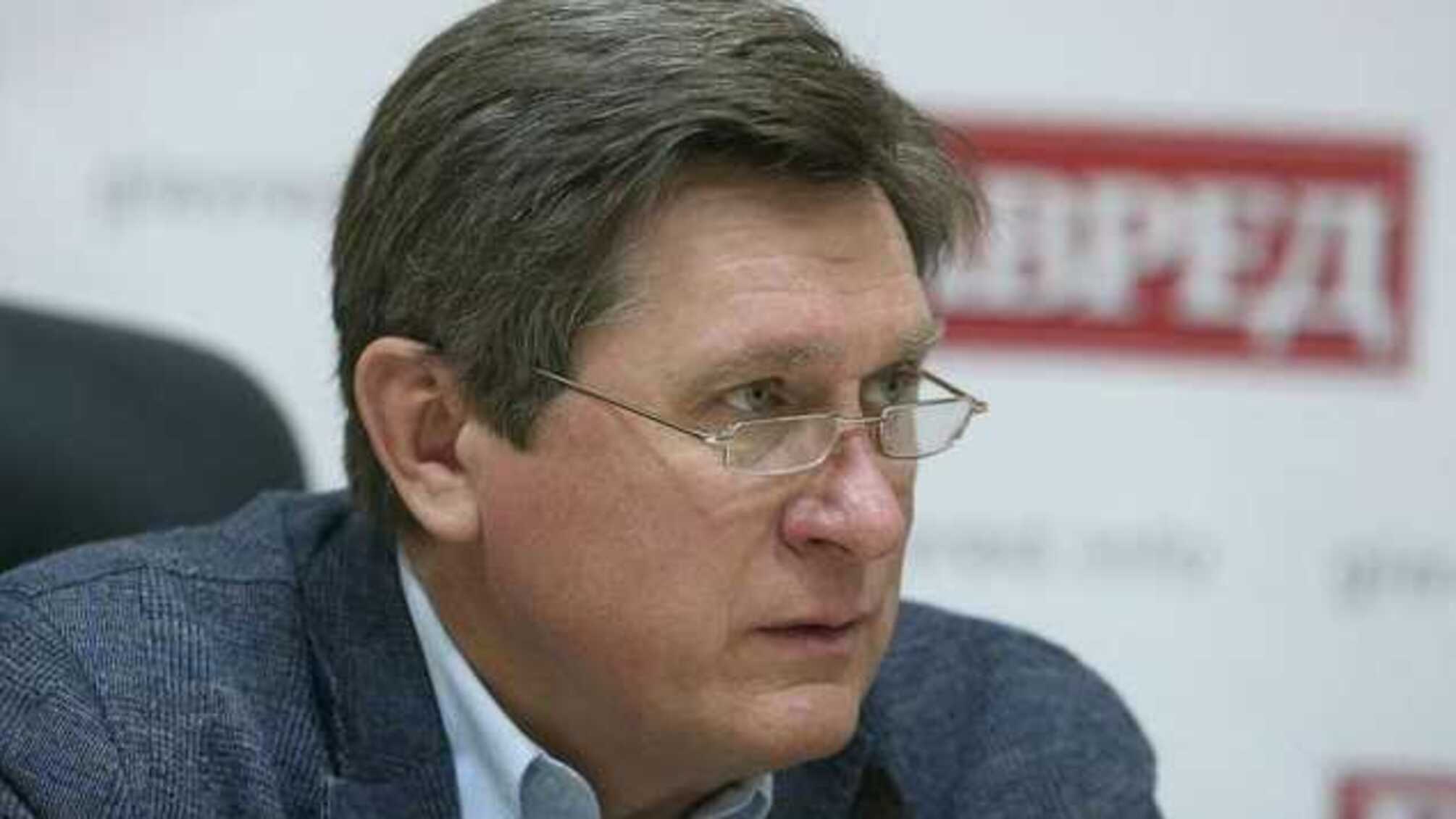 Решать финансовые проблемы коммерческой компании путем шантажа правительства недопустимо - политолог