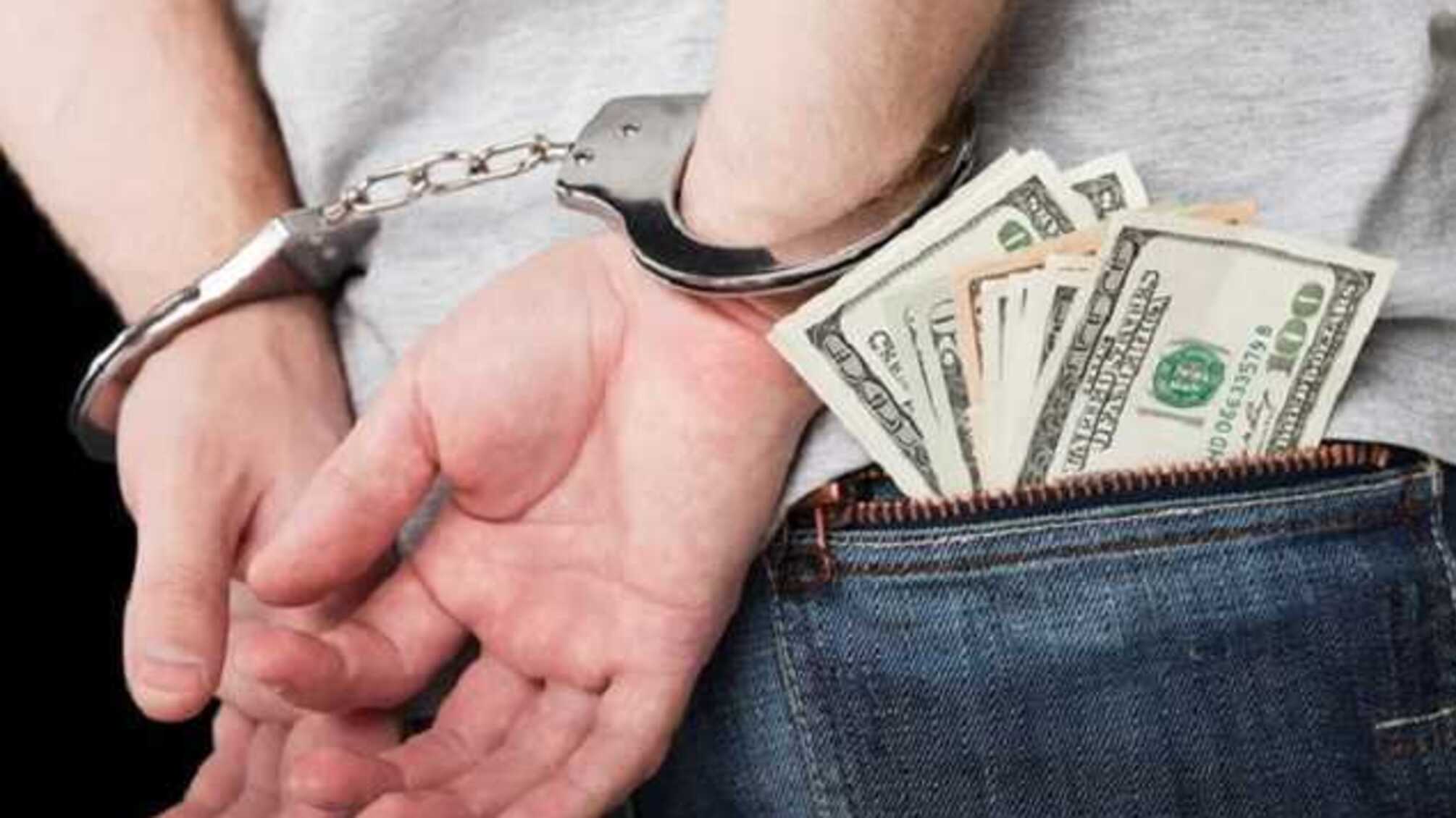 С украинцев требуют заплатить чужие долги: раскрыты схемы