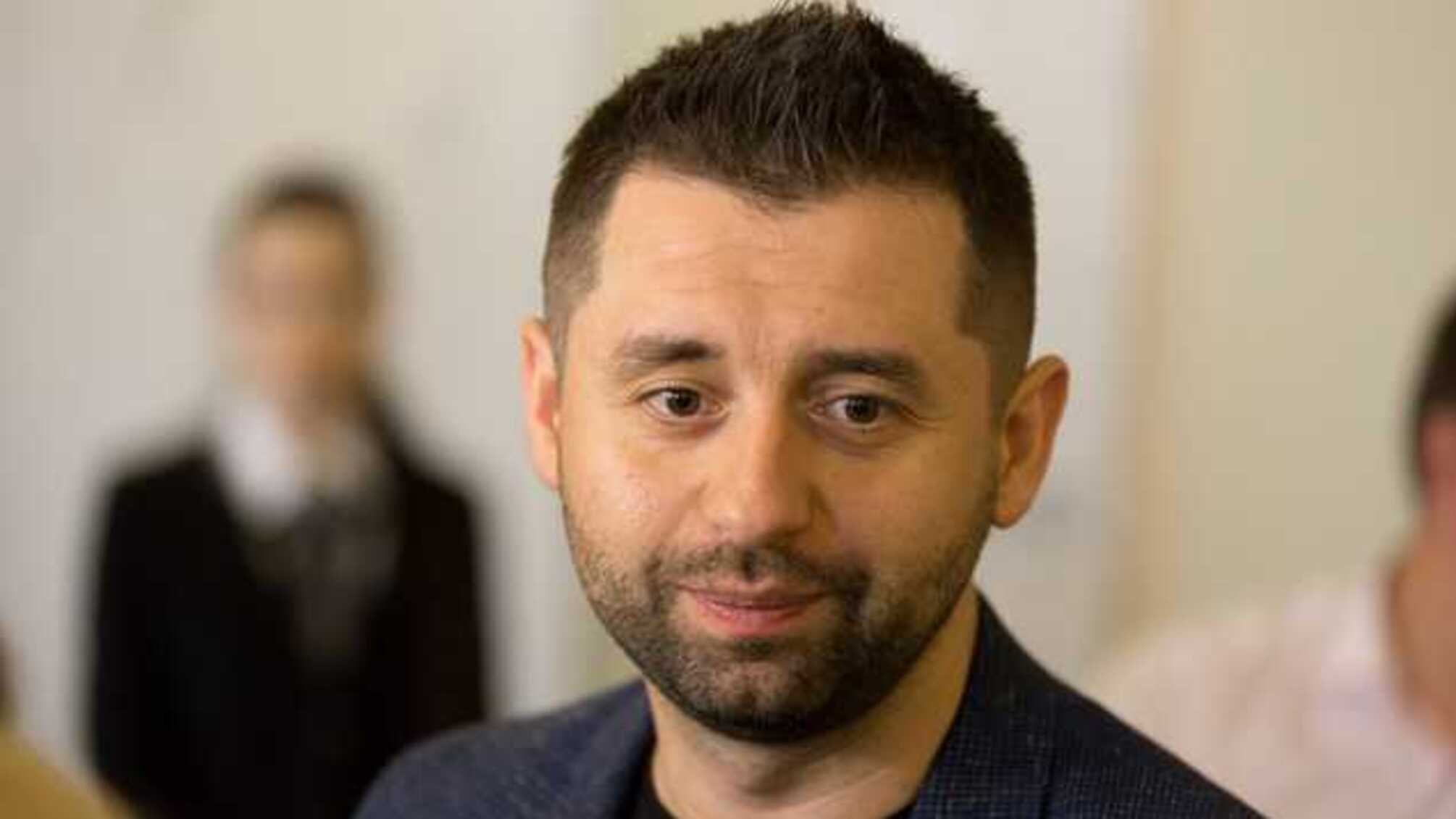 “Потрібне подвійне покарання”: Арахамія про роботу ресторану Тищенка під час карантину