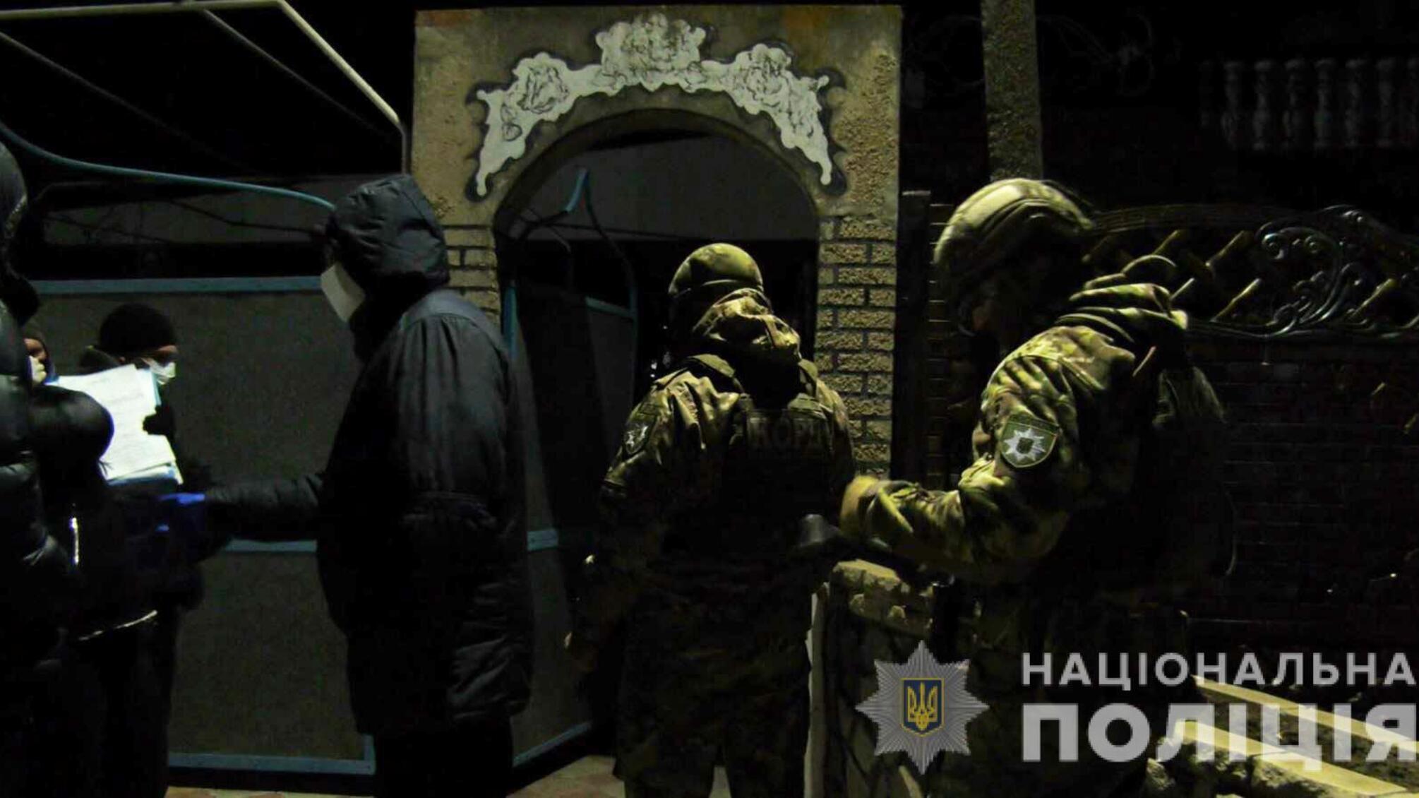 На Херсонщині поліцейські затримали зловмисників, які тримали людей у трудовому рабстві