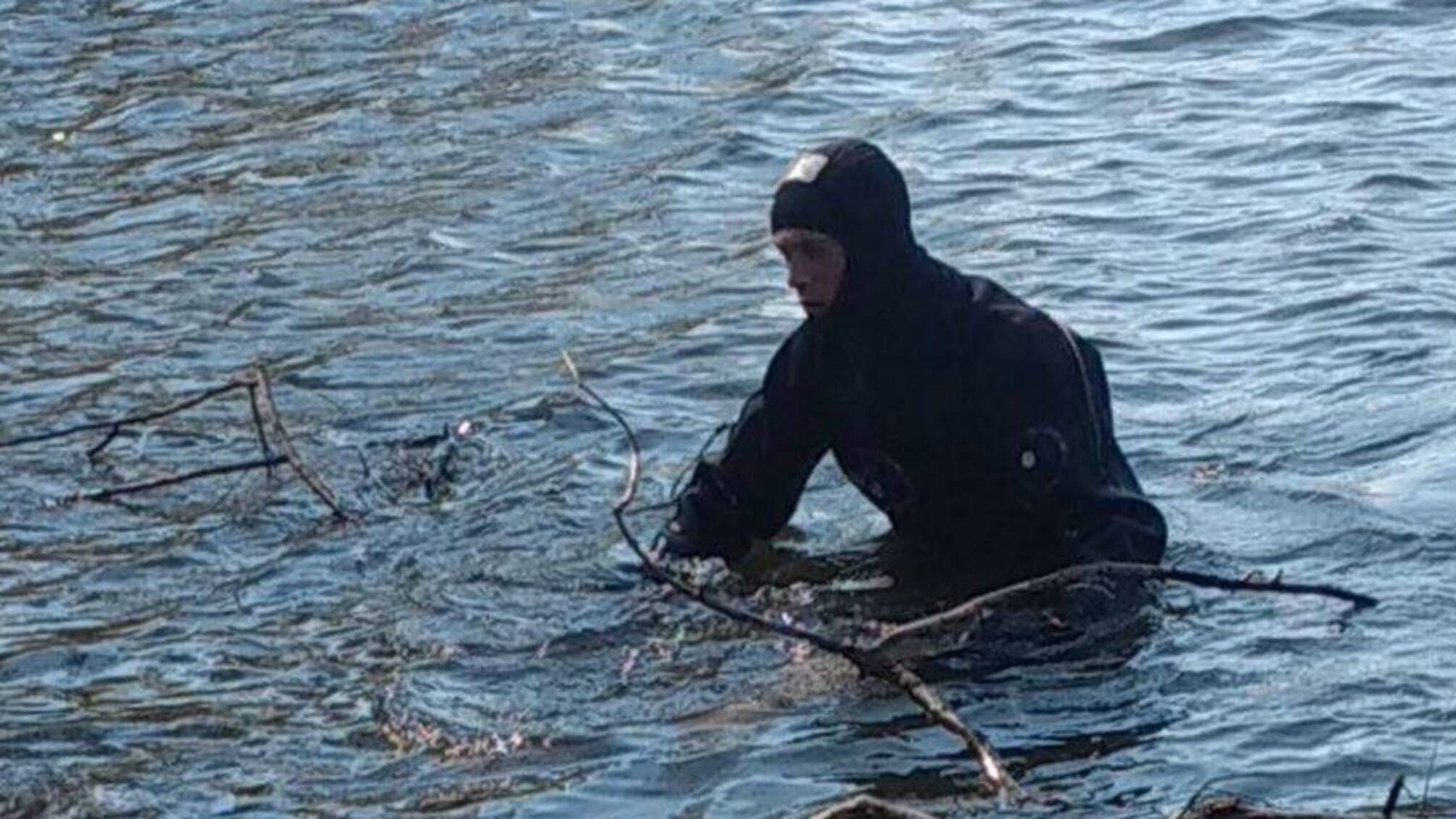 Вінницька область: водолази вилучили з місцевої водойми тіло 22-річного хлопця