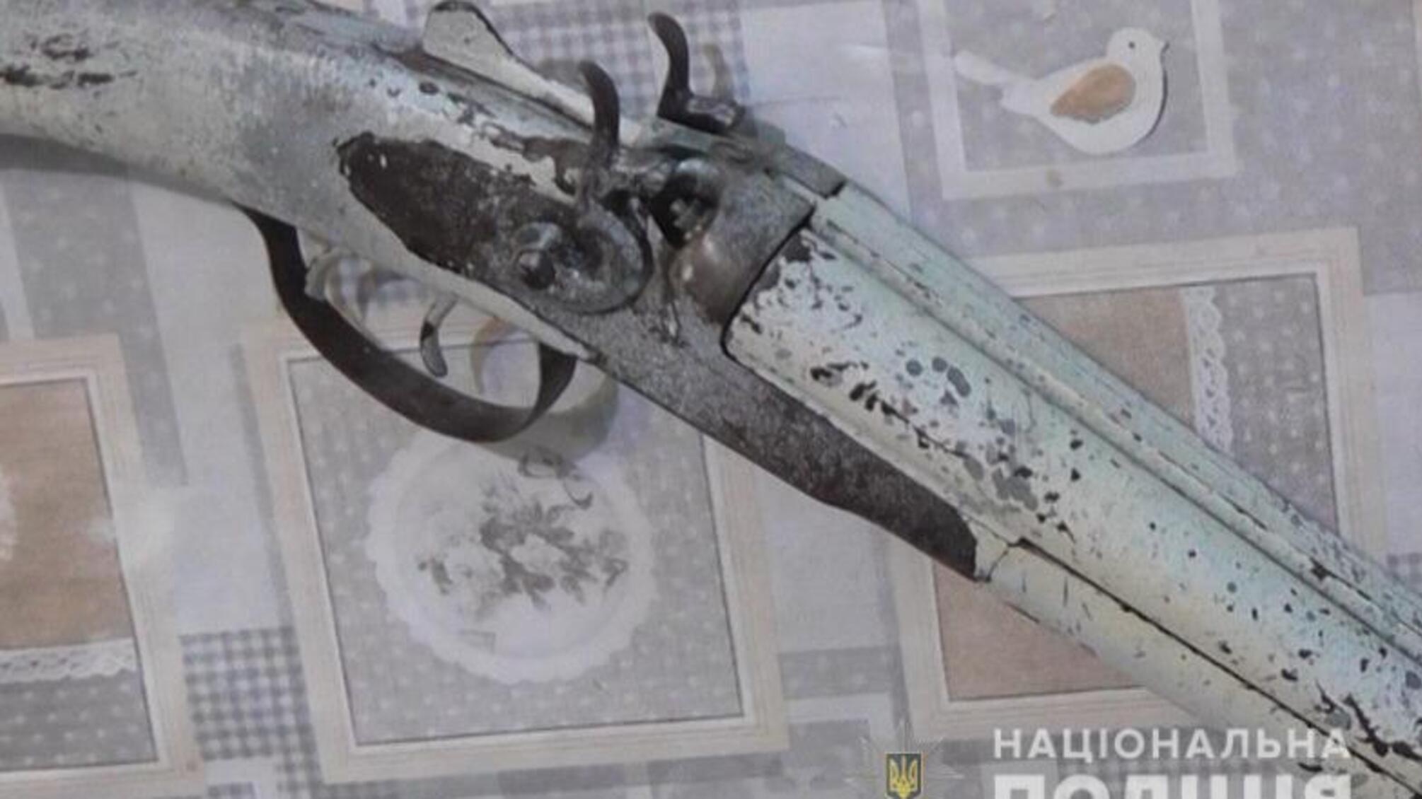 Правоохоронці повідомили про підозру у незаконному зберіганні зброї та боєприпасів двом жителям Білгорода-Дністровського