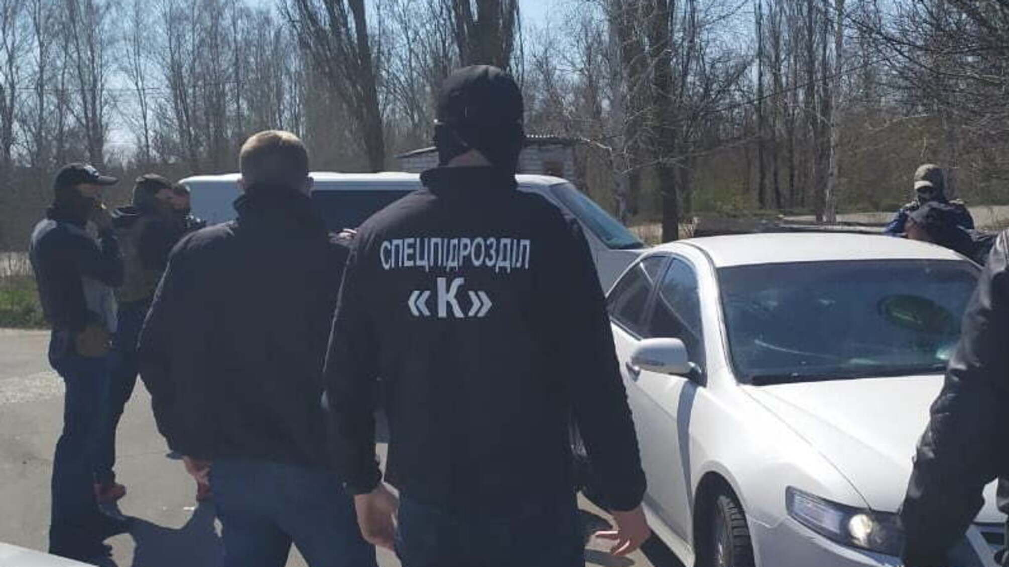 На Луганщині СБУ викрила на корупції начальна відділу превенції Нацполіції та двох патрульних (відео)