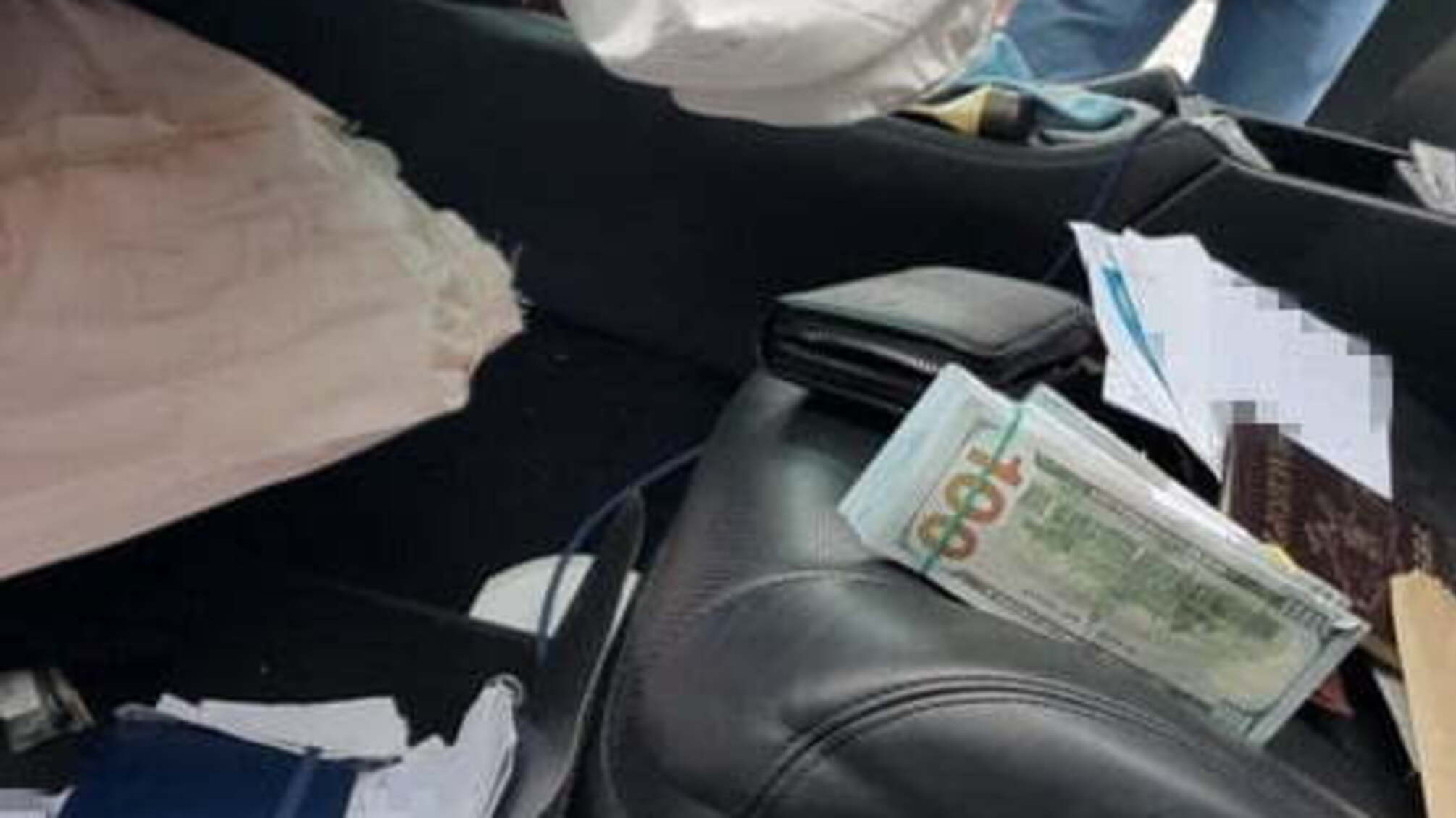 Послідовник Єрмака: у Києві СБУ впіймала 'співробітника Кабміну', який торгував посадами