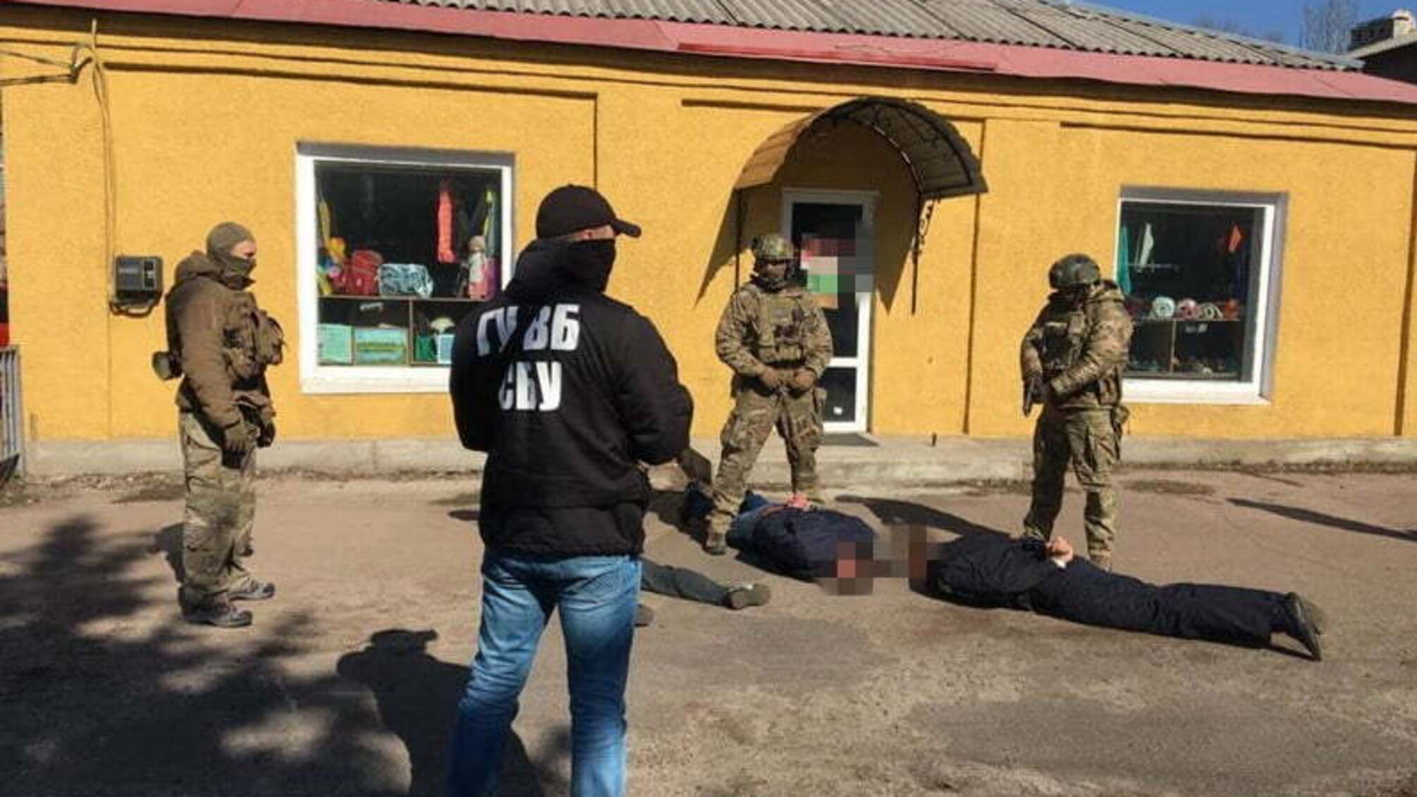 CБУ затримала на хабарах двох оперуповноважених Нацполіції Донеччини (відео)