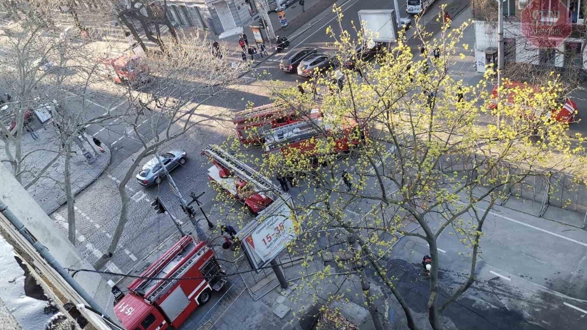 Одеський коледж, в якому загинули 16 людей, знову загорівся (фото)