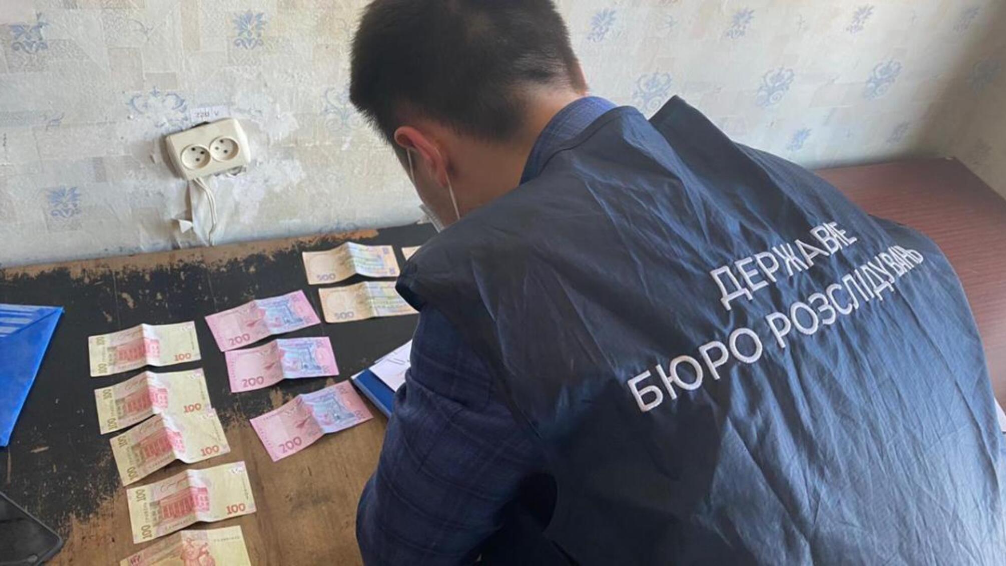 ДБР затримало оперуповноваженого Нацполіції під час одержання хабара
