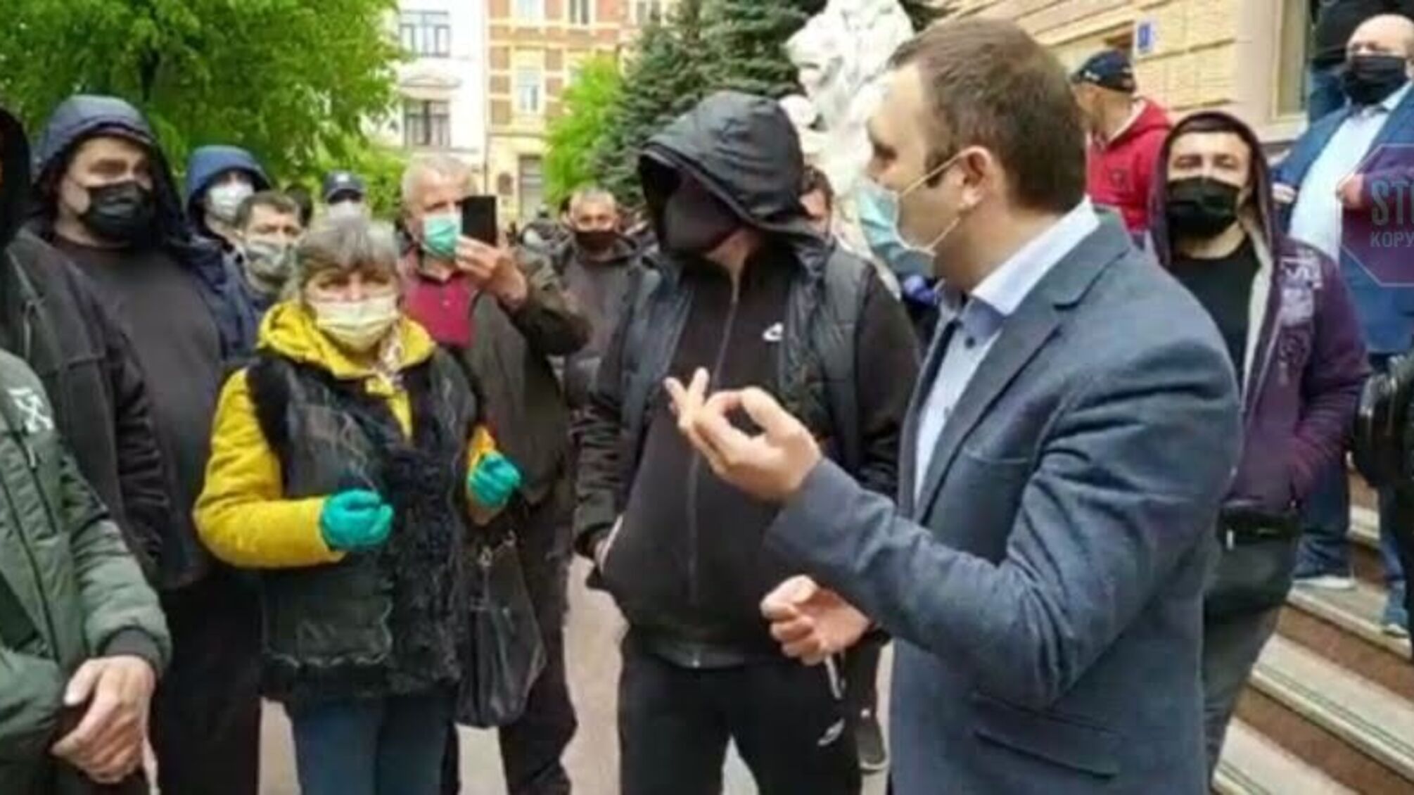 Пікет у Чернівцях: підприємці вимагають відкрити ринки (відео)