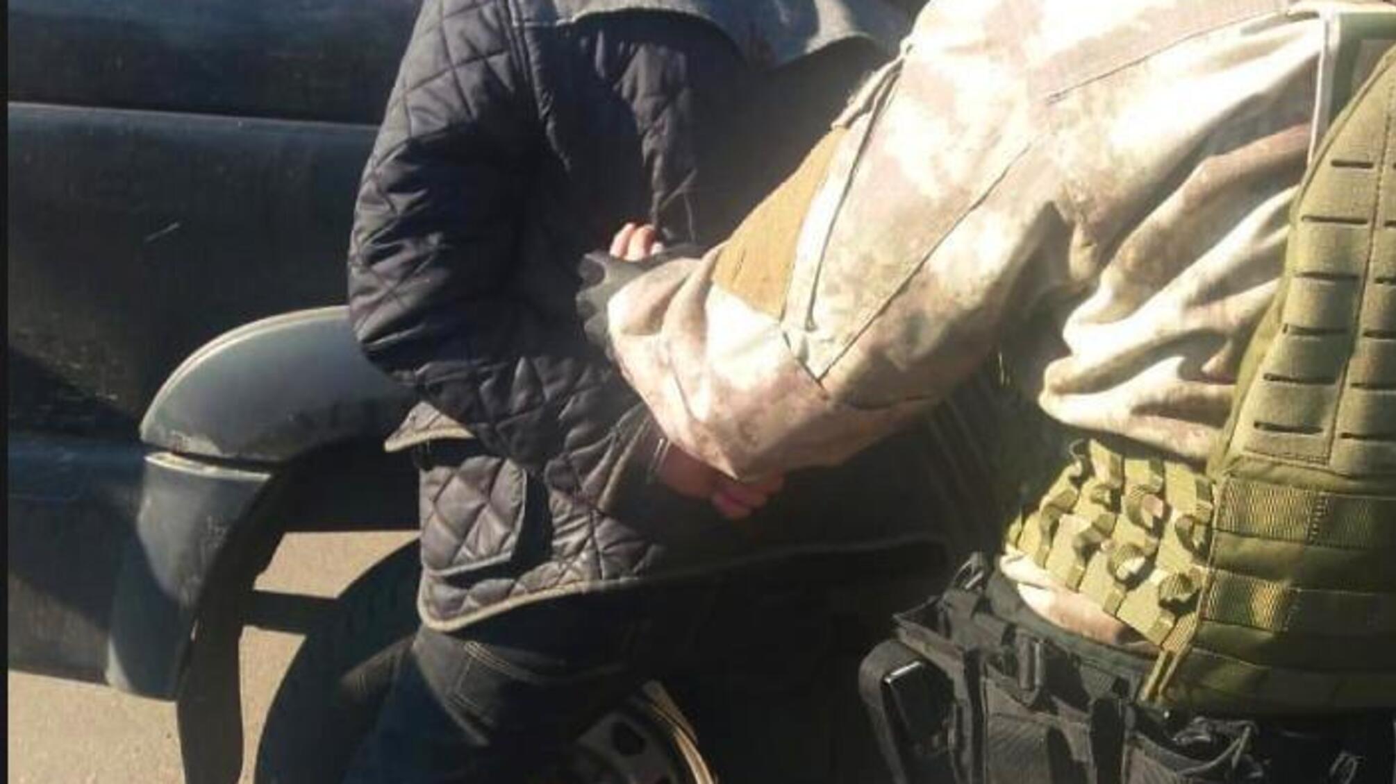 Черкаські поліцейські припинили діяльність міжрегіональної злочинної групи, яка займалася збутом наркотиків шляхом закладок