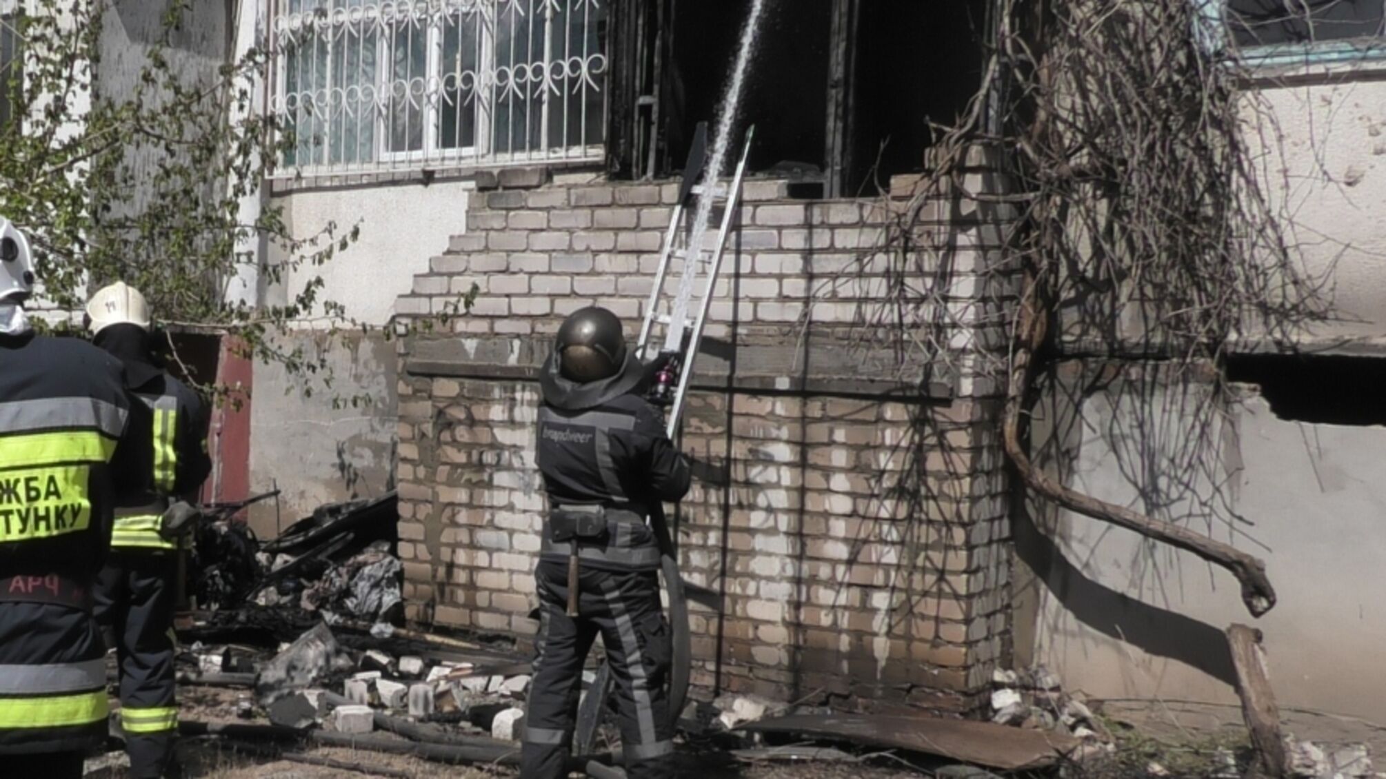 У Херсоні ліквідовано пожежу балкону у багатоповерхівці