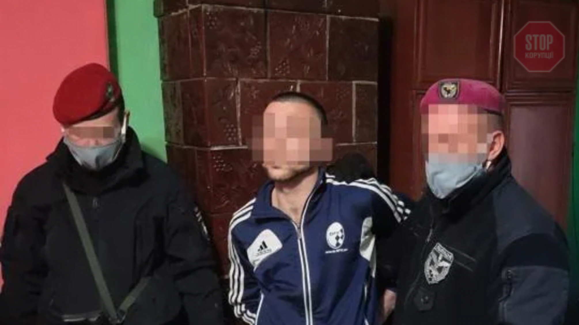 На Закарпатті поліція викрила бордель з неповнолітніми дівчатами (фото)