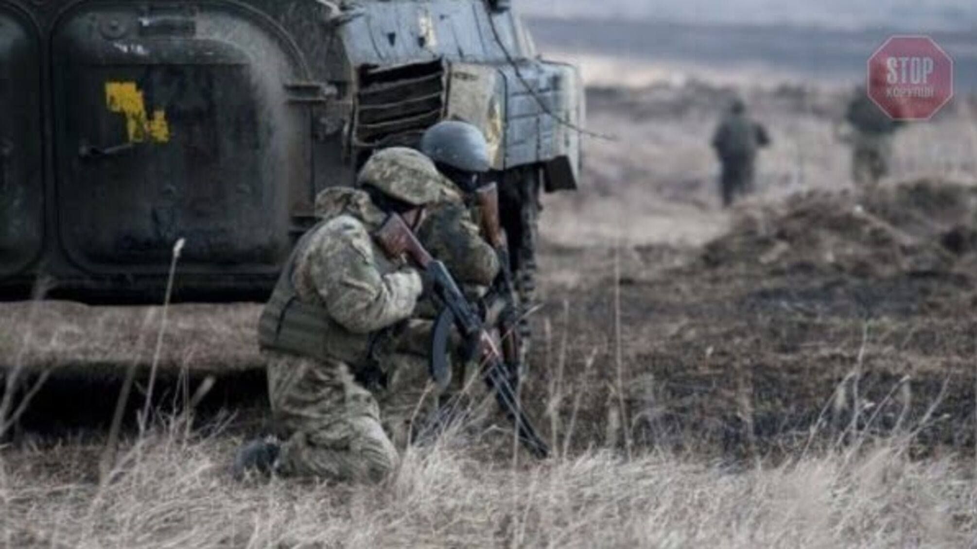 На Донбасі бойовики знову обстріляли українські позиції, є поранені