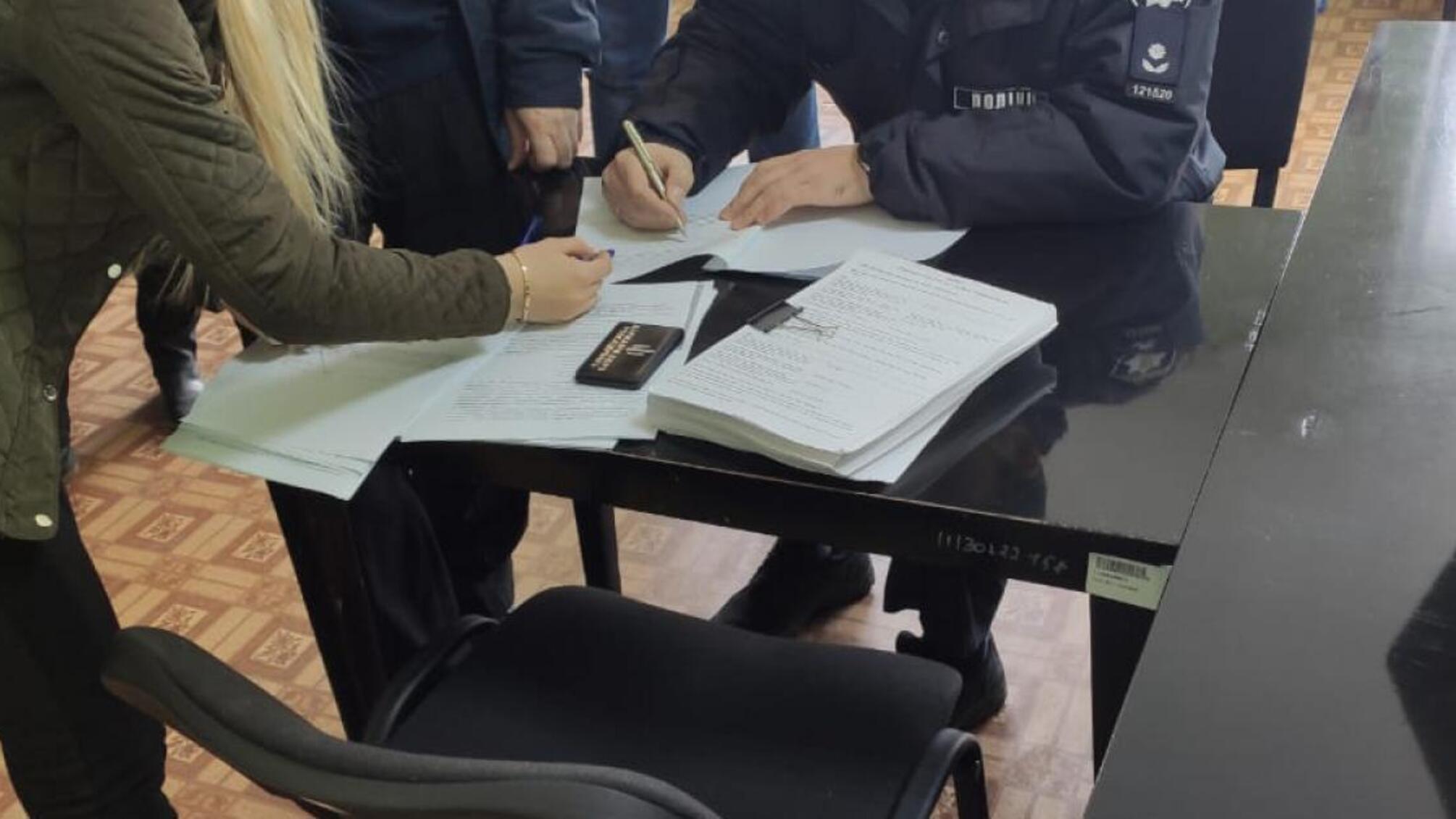 Незаконне заволодіння авто на Луганщині – ДБР повідомило про підозру двом поліцейським